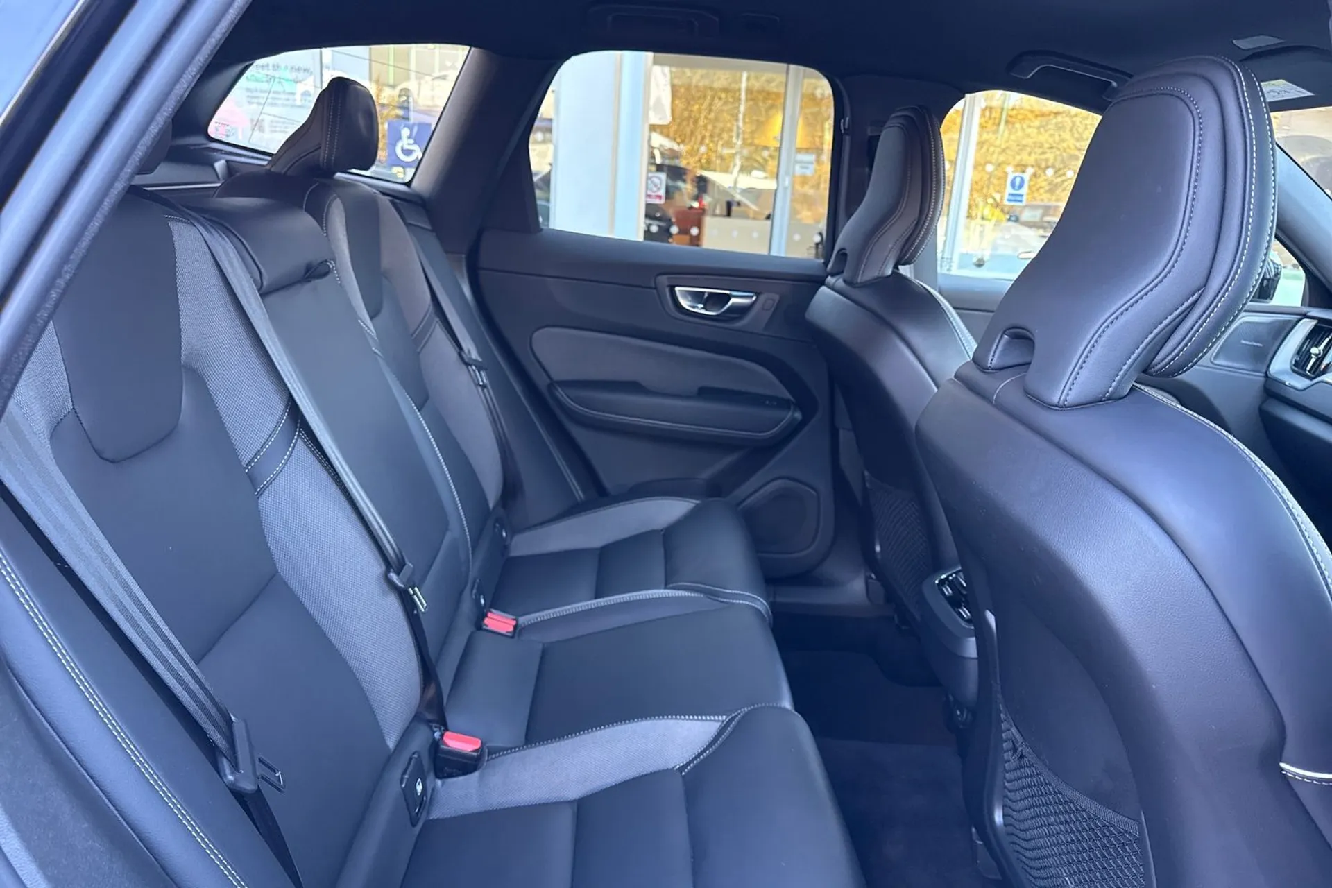 Volvo XC60 thumbnail image number 23