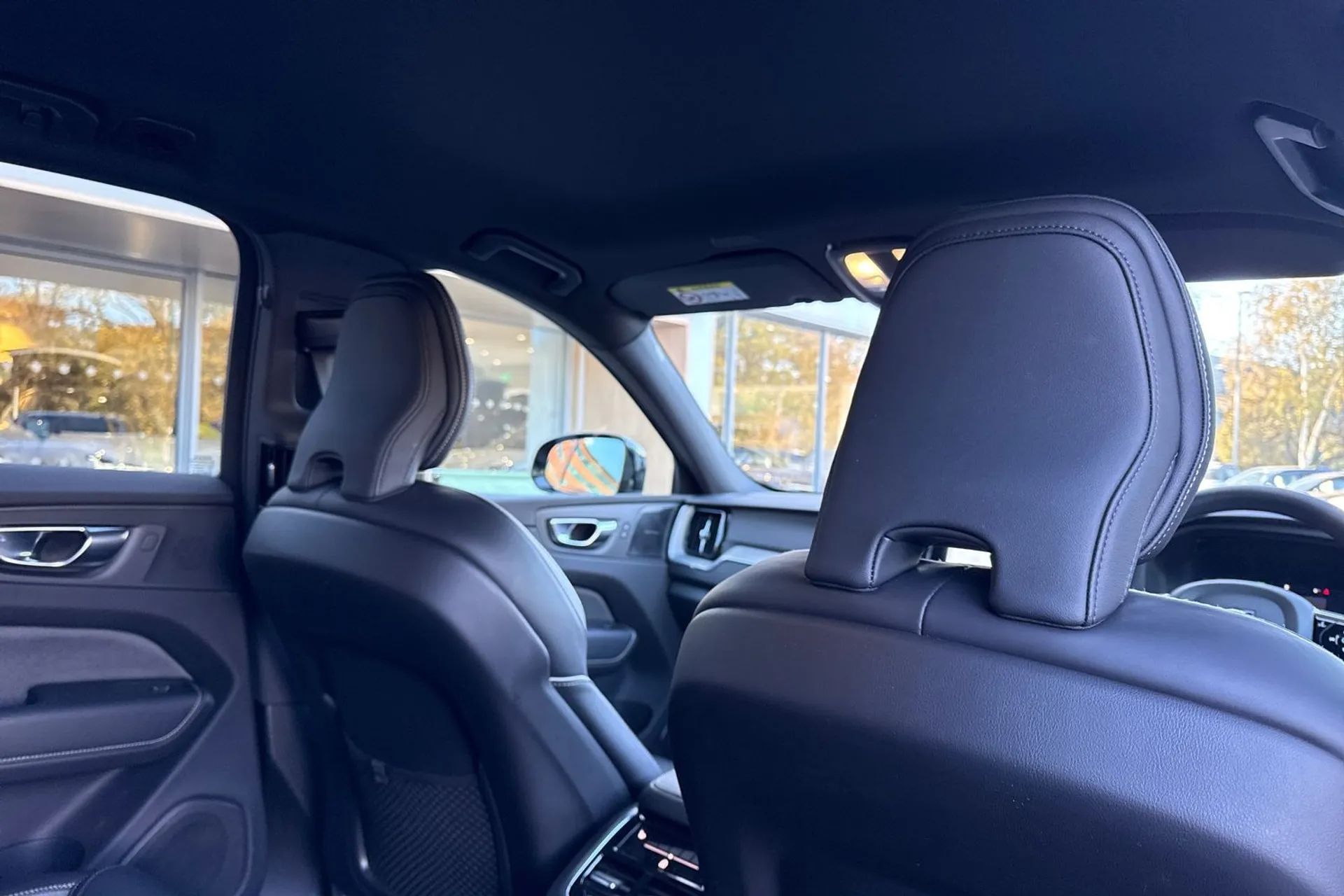 Volvo XC60 thumbnail image number 24