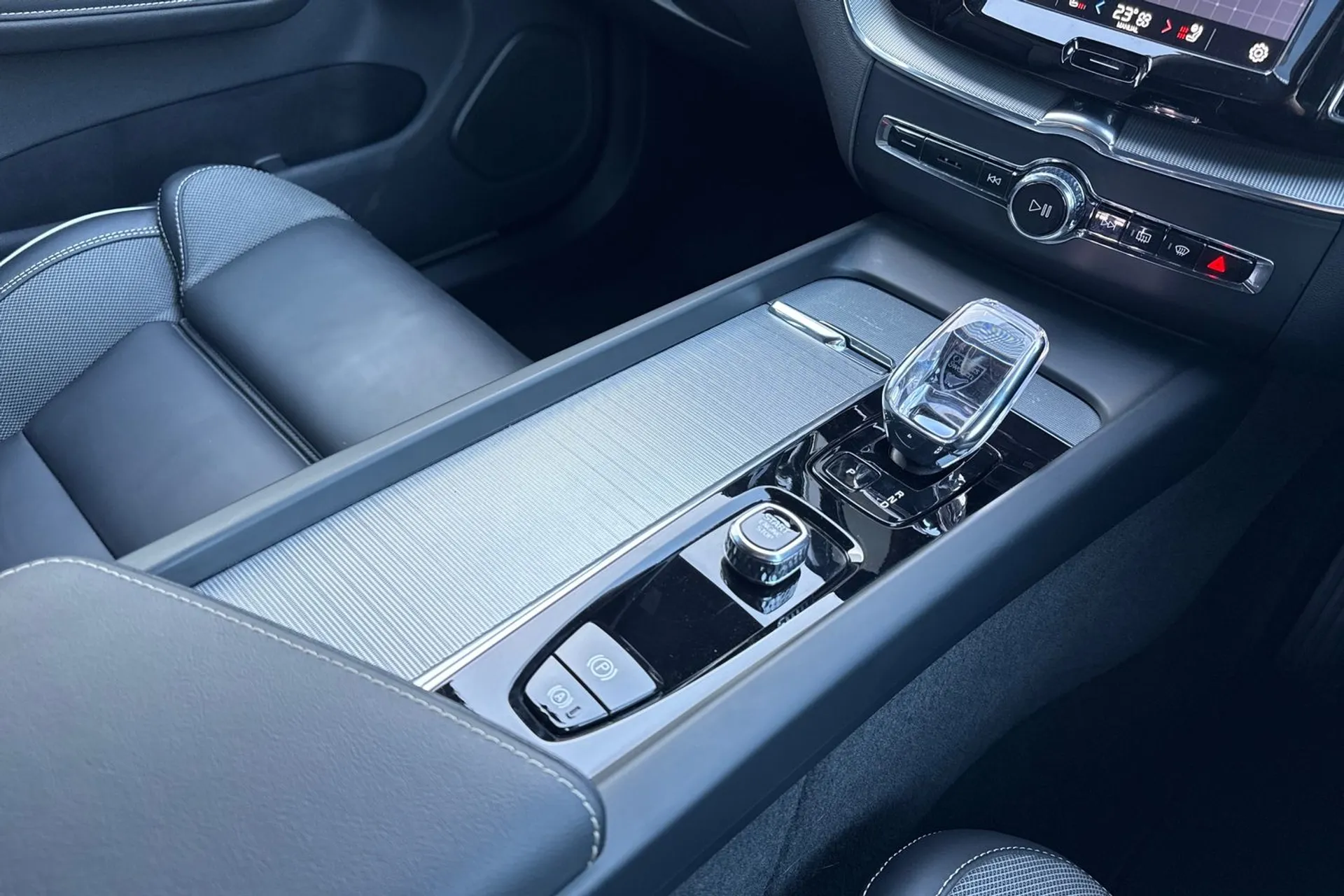 Volvo XC60 thumbnail image number 47