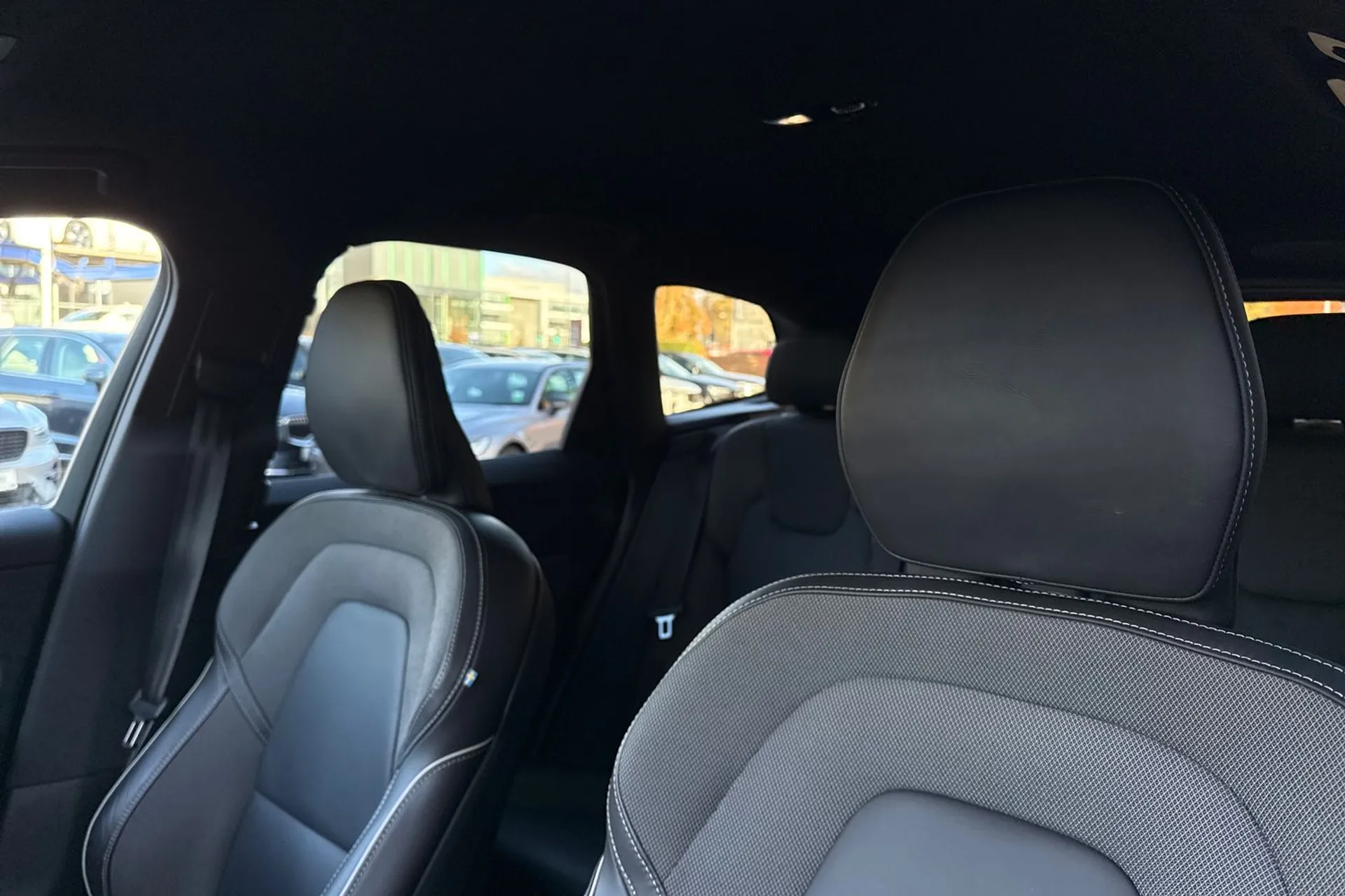 Volvo XC60 thumbnail image number 29