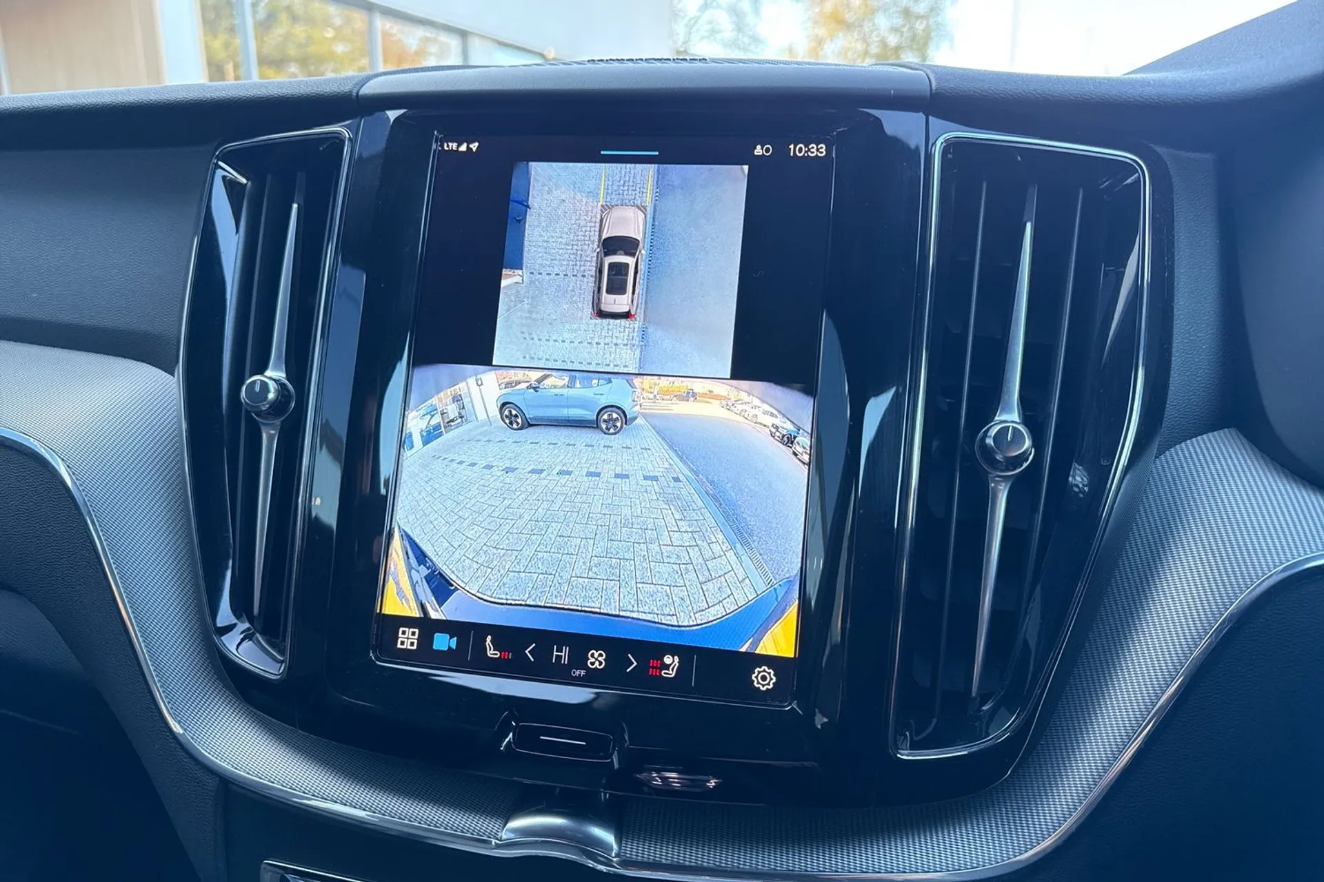 Volvo XC60 thumbnail image number 39