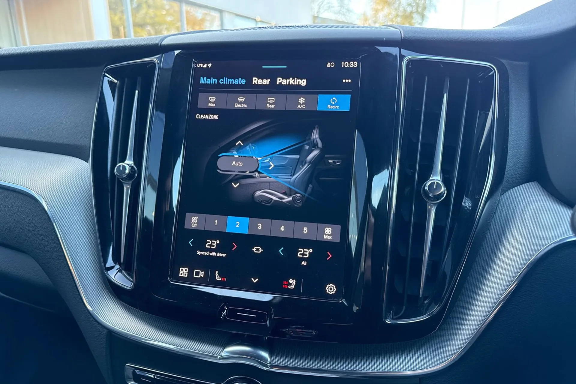 Volvo XC60 thumbnail image number 40