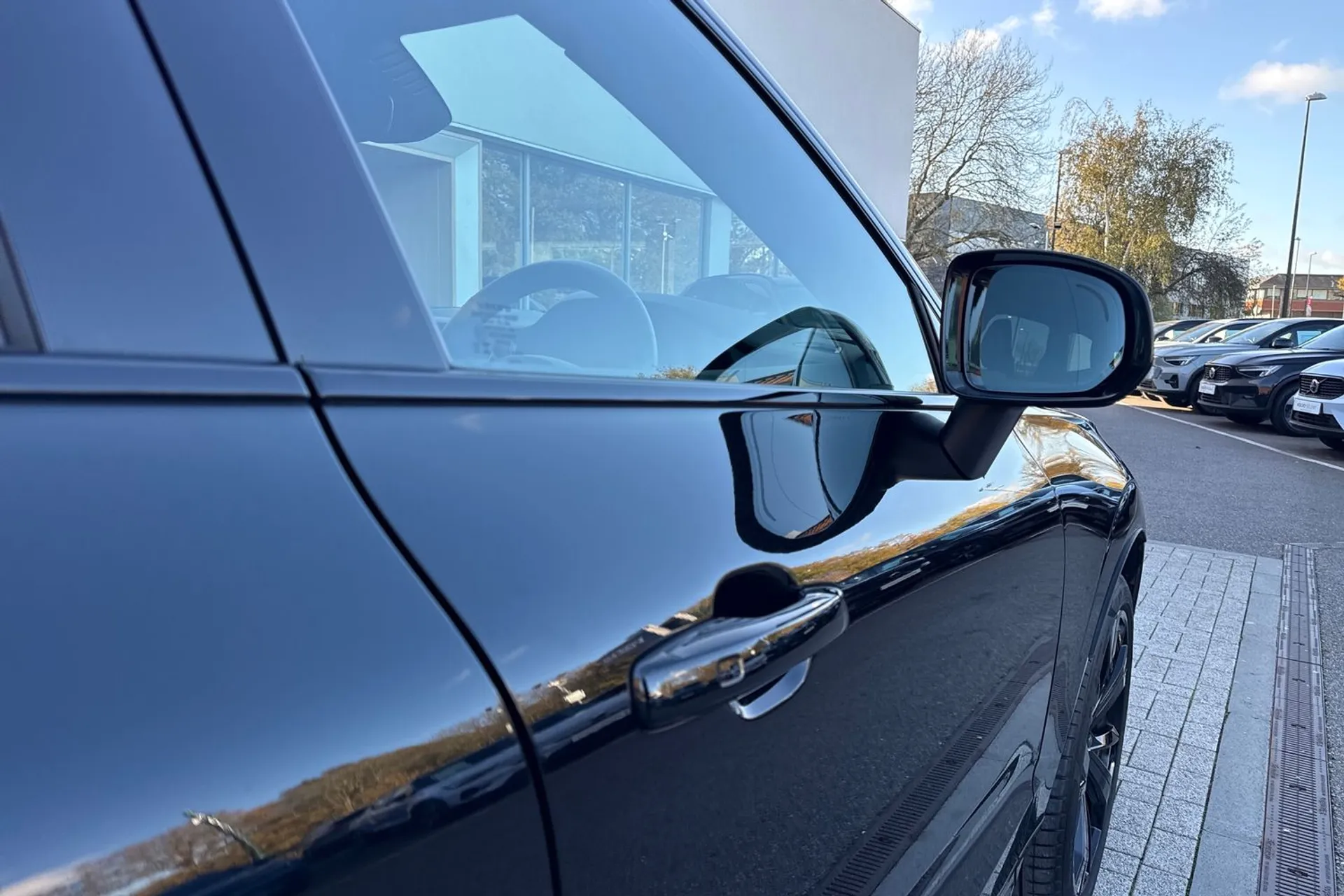 Volvo XC60 thumbnail image number 17