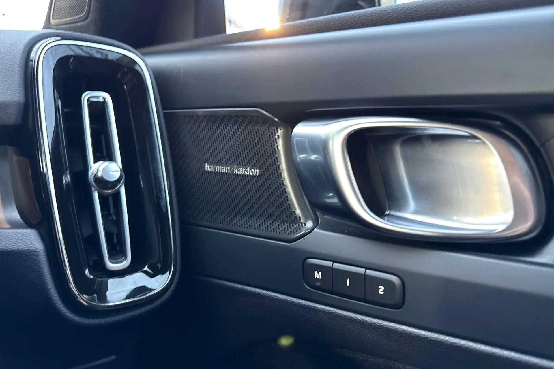 Volvo XC40 thumbnail image number 42