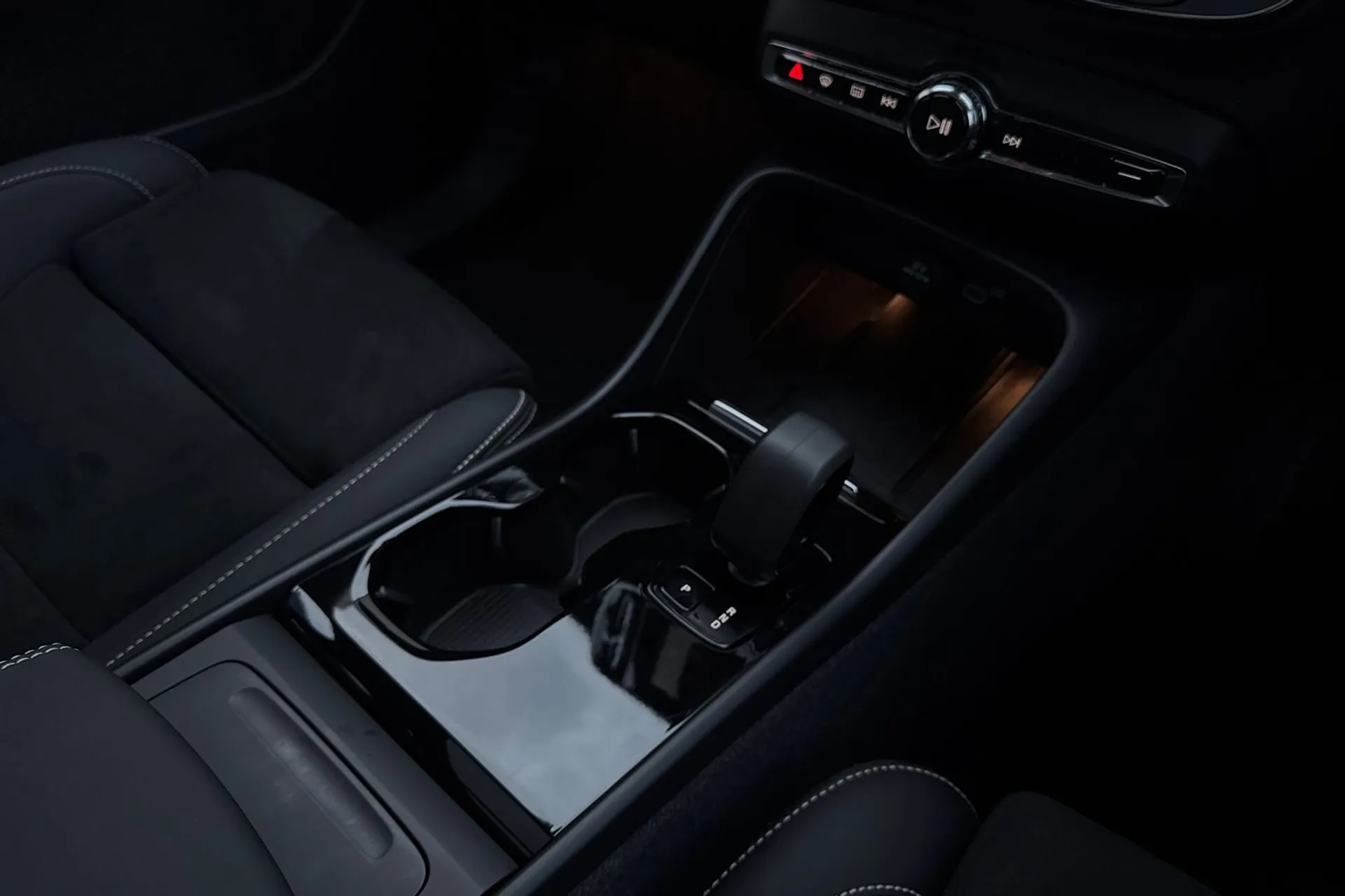 Volvo XC40 thumbnail image number 43