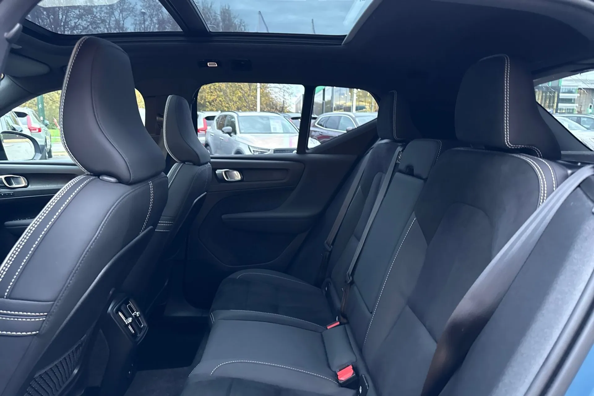 Volvo XC40 thumbnail image number 30