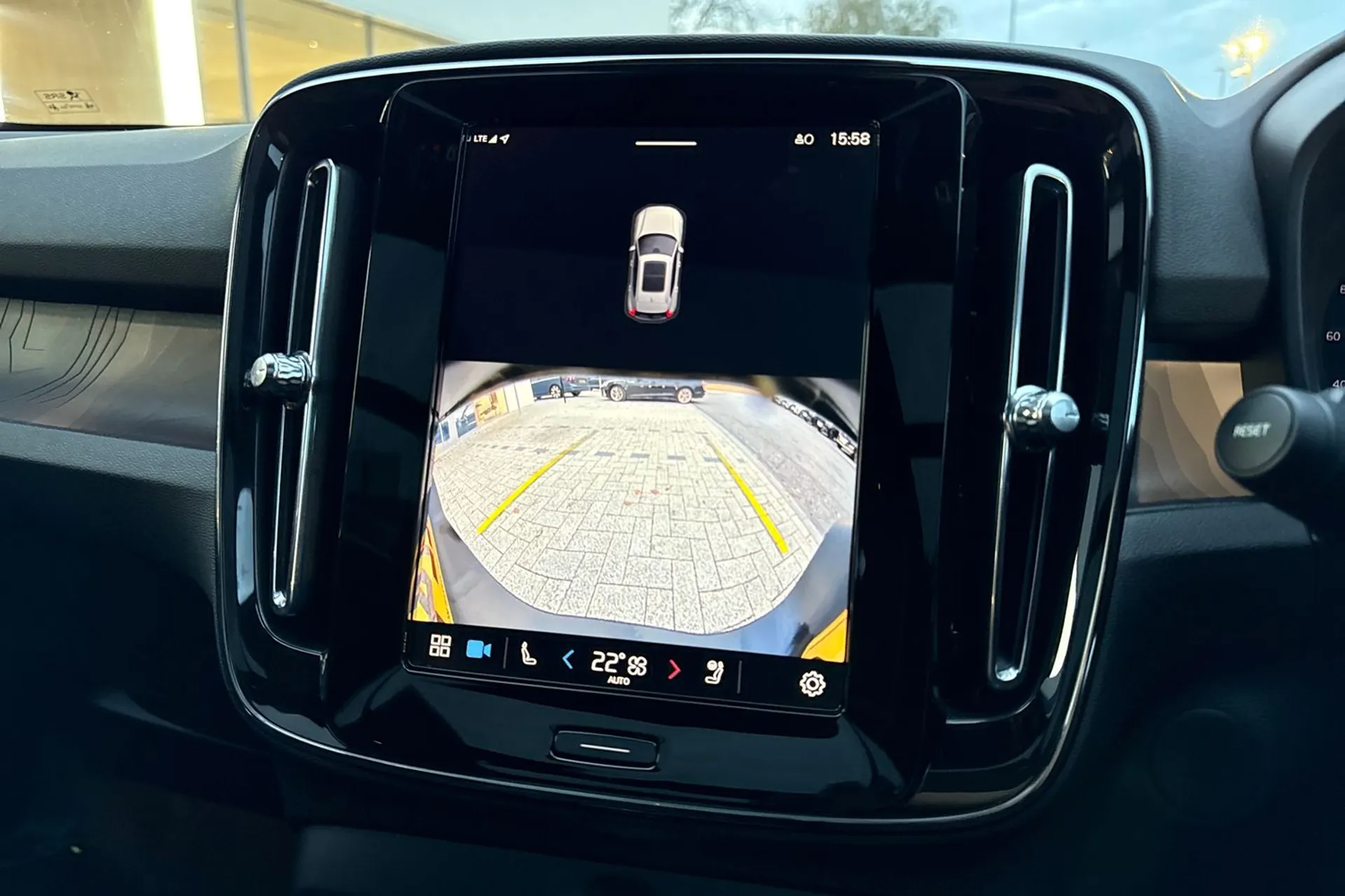 Volvo XC40 thumbnail image number 38