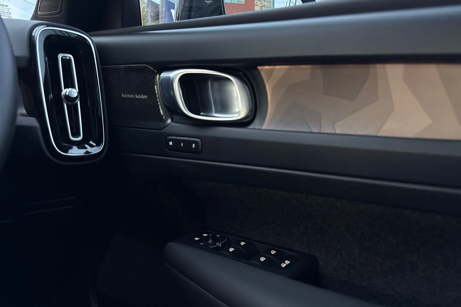 Volvo XC40 thumbnail image number 41