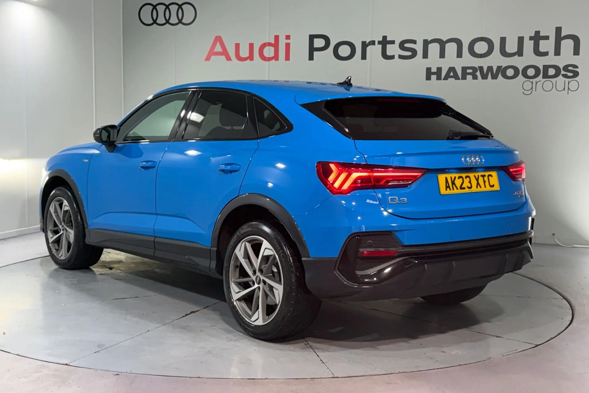 Audi Q3 thumbnail image number 8