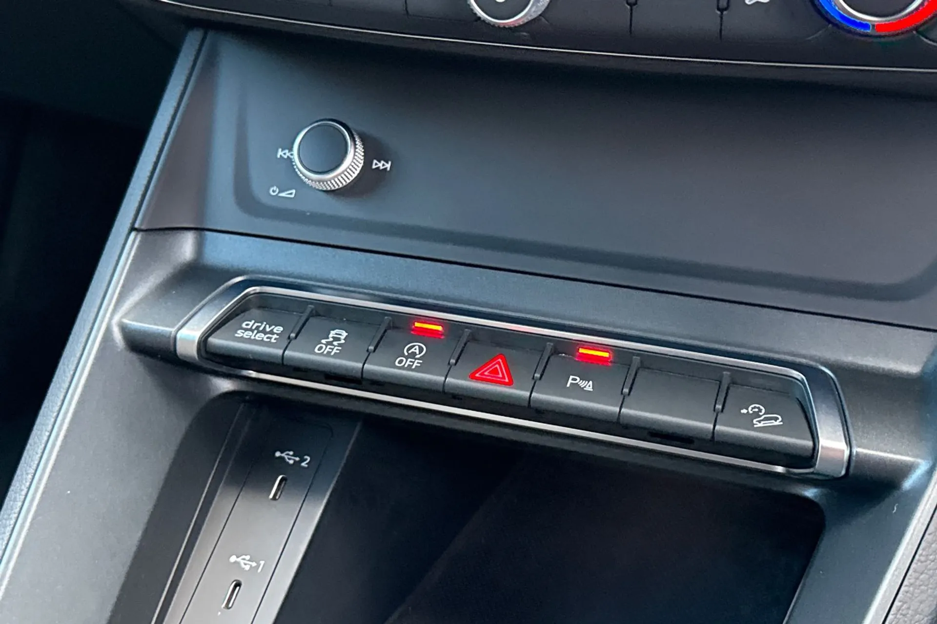 Audi Q3 thumbnail image number 29