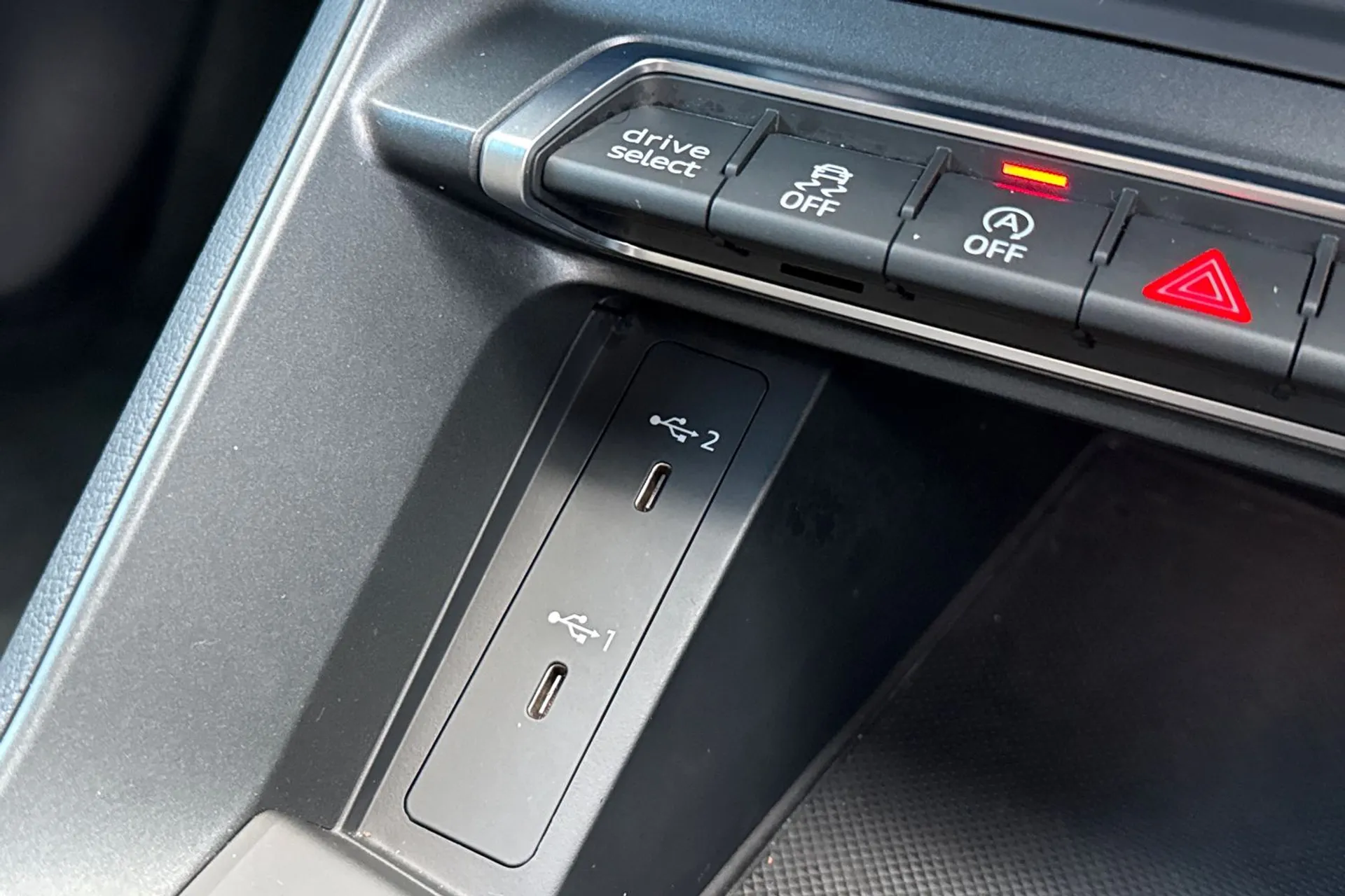 Audi Q3 thumbnail image number 34