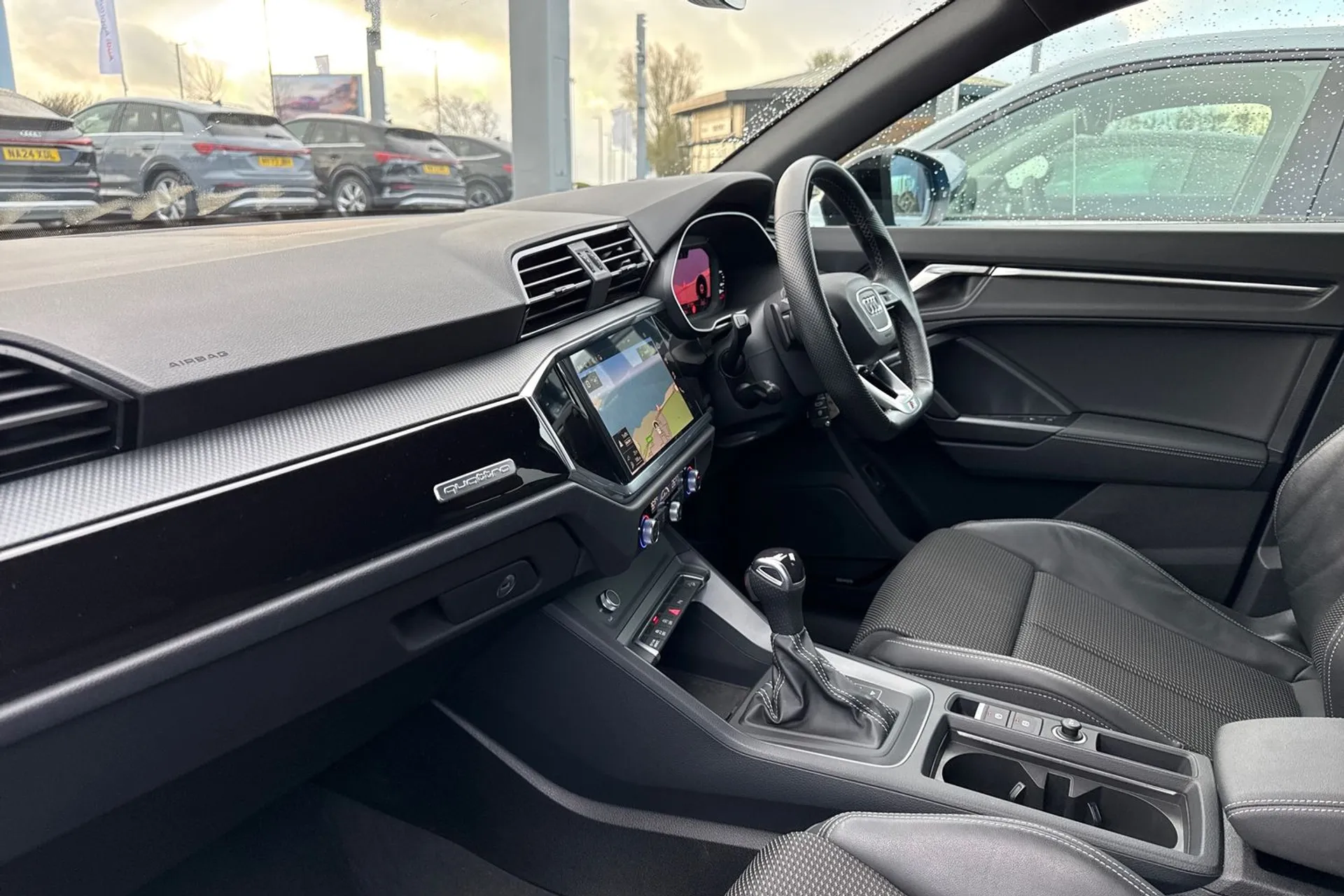 Audi Q3 thumbnail image number 38