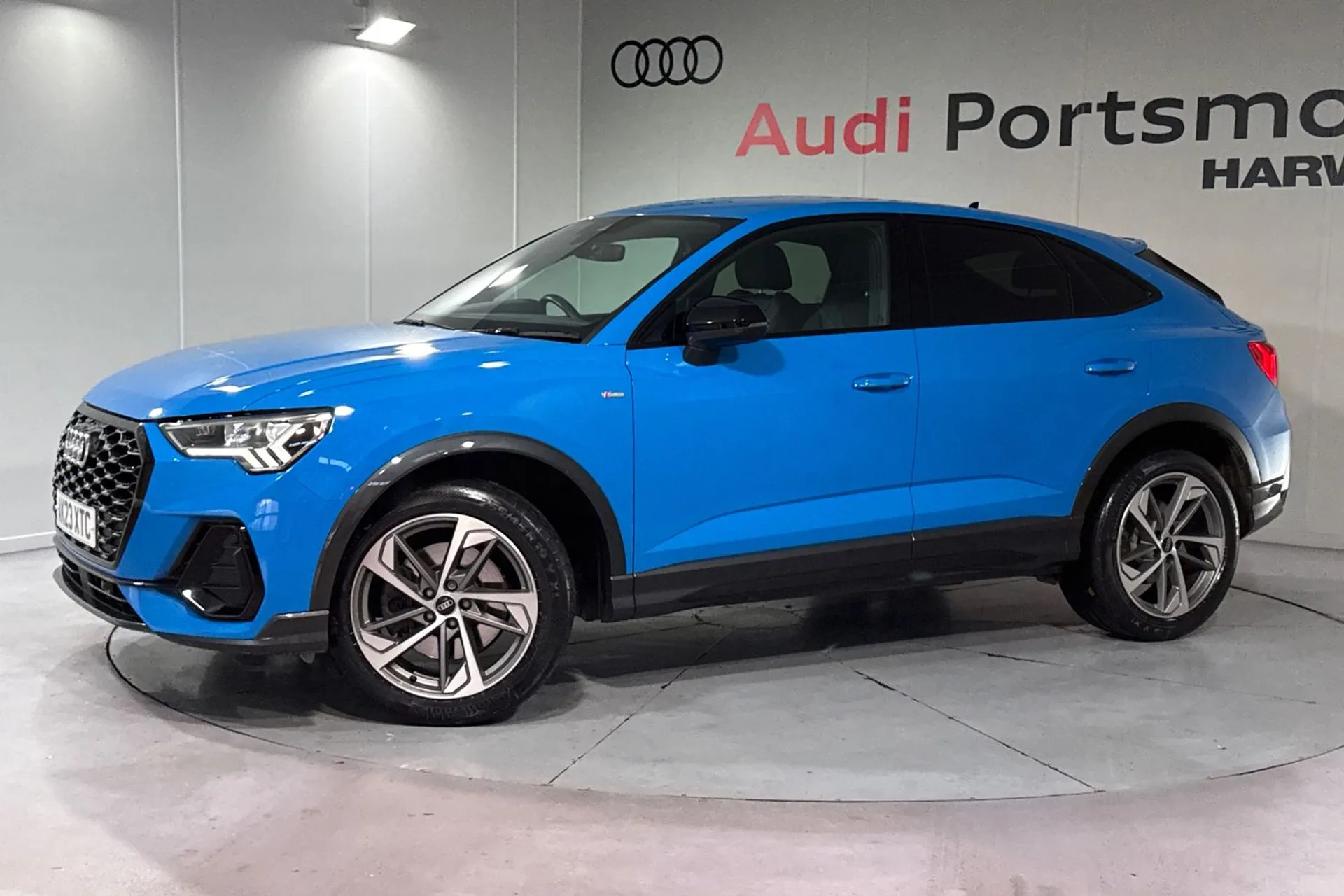 Audi Q3 thumbnail image number 6