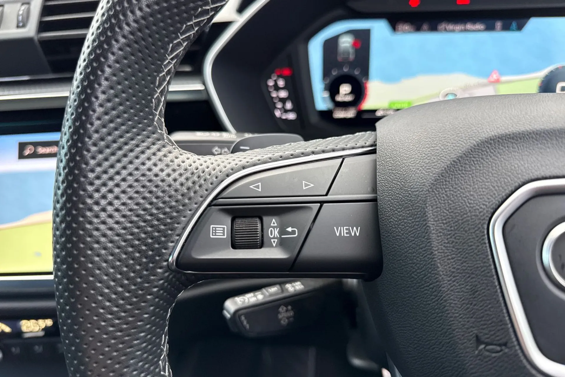 Audi Q3 thumbnail image number 48