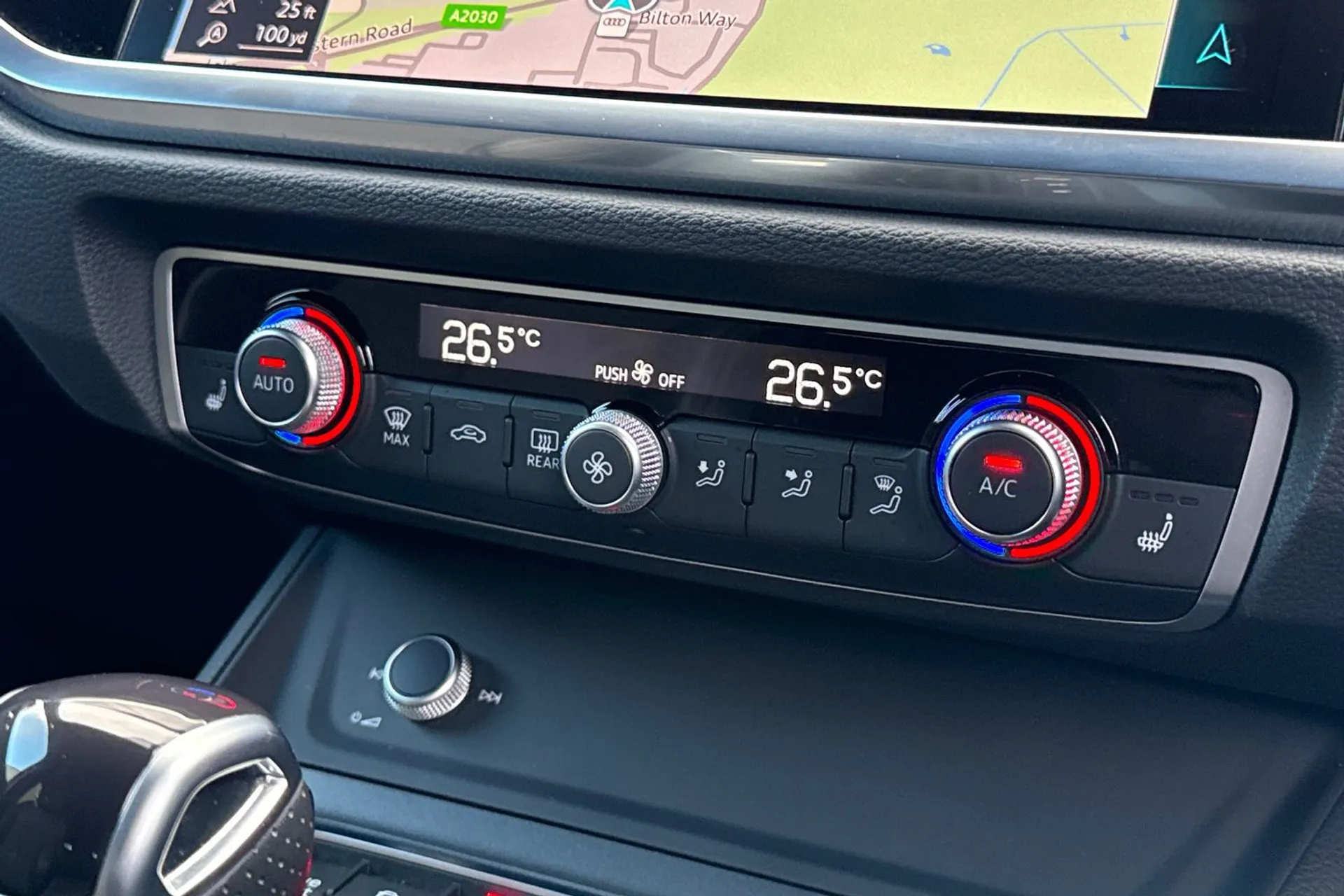 Audi Q3 thumbnail image number 23