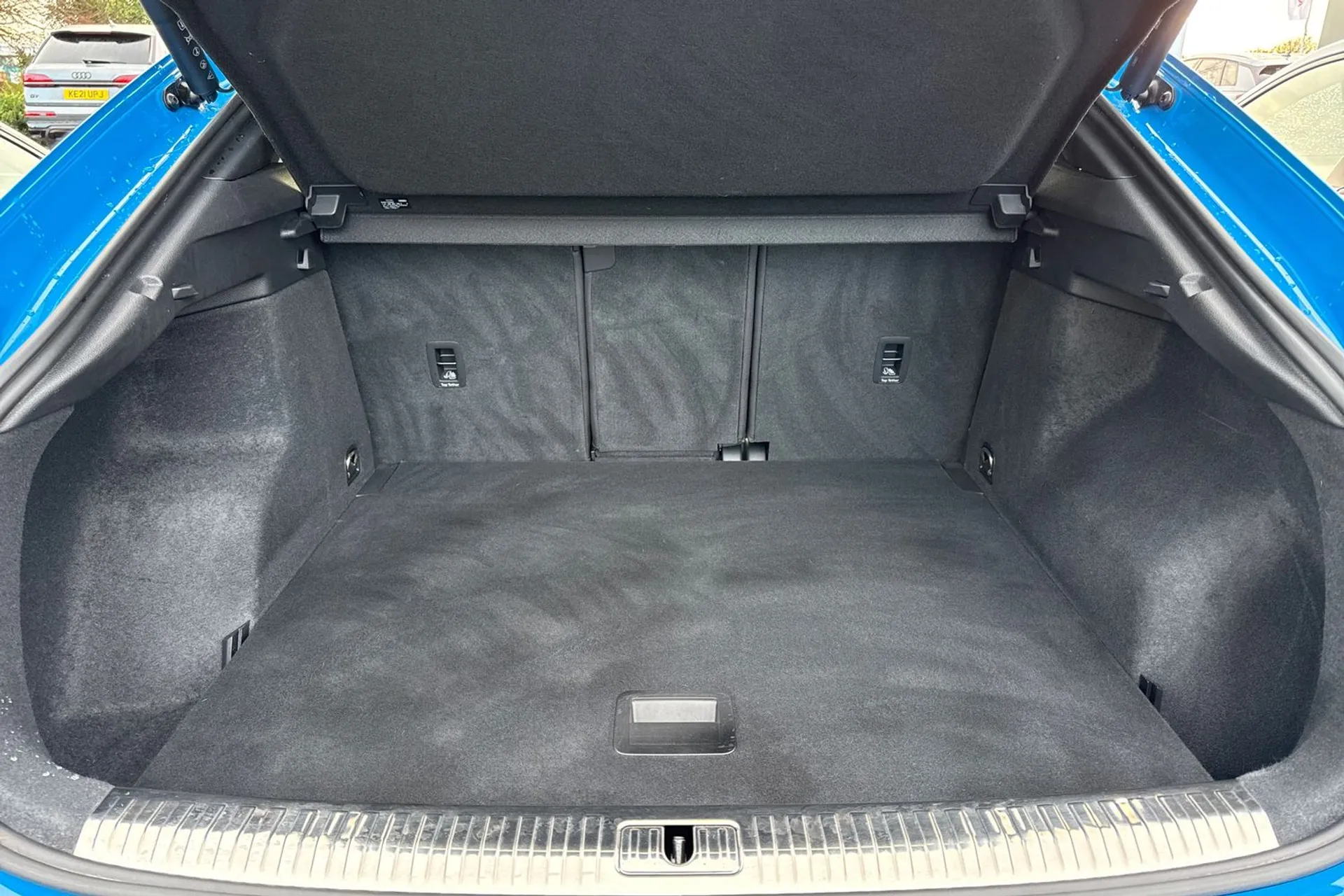 Audi Q3 thumbnail image number 22