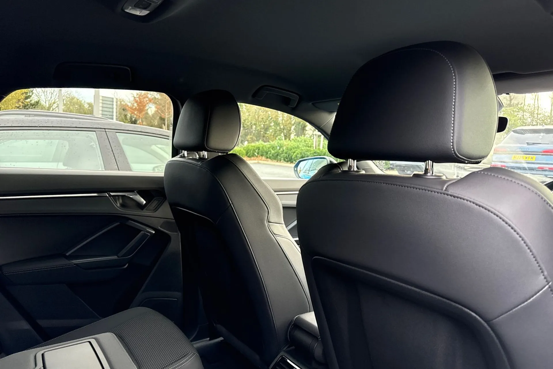 Audi Q3 thumbnail image number 30