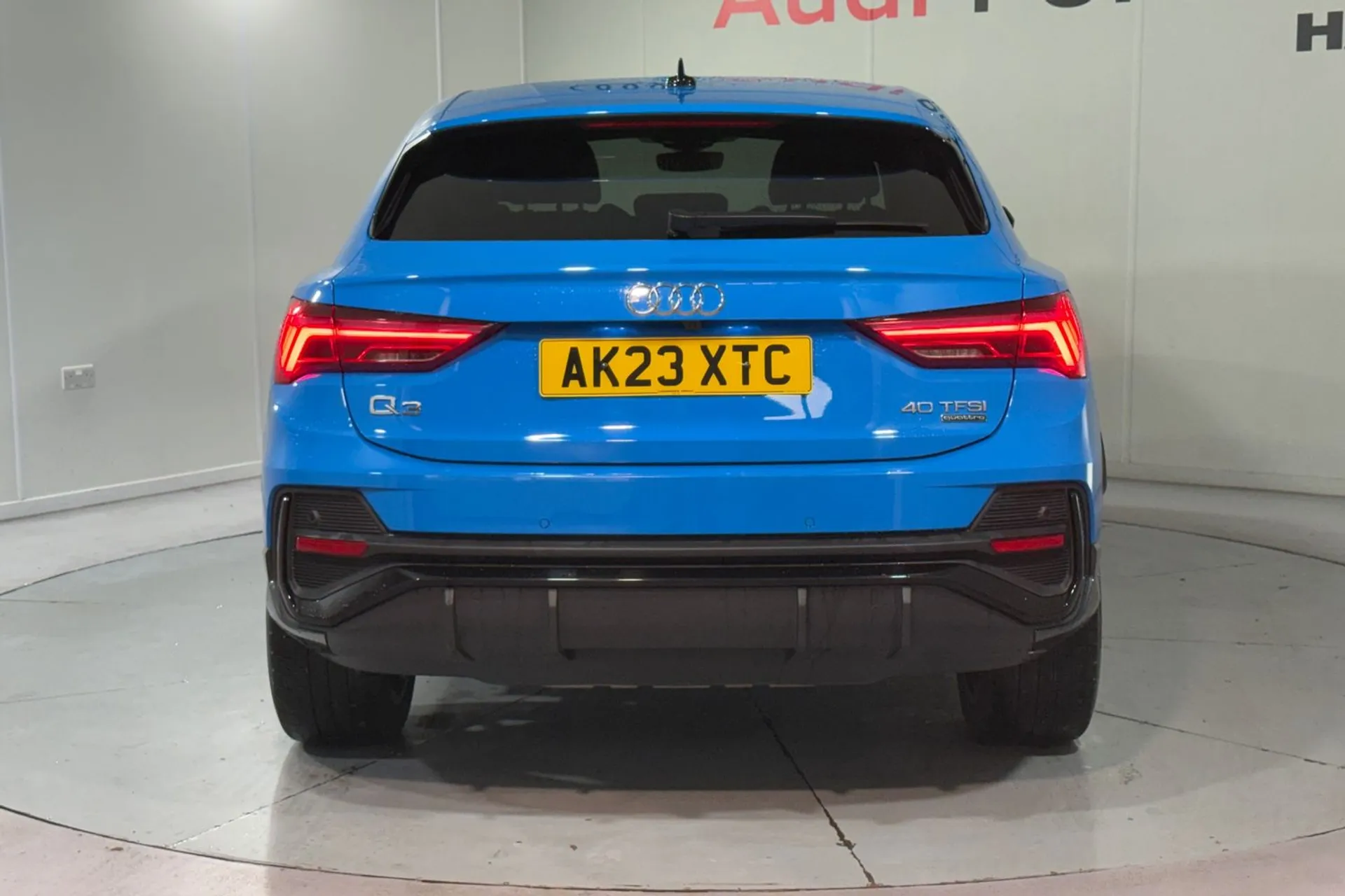 Audi Q3 thumbnail image number 9