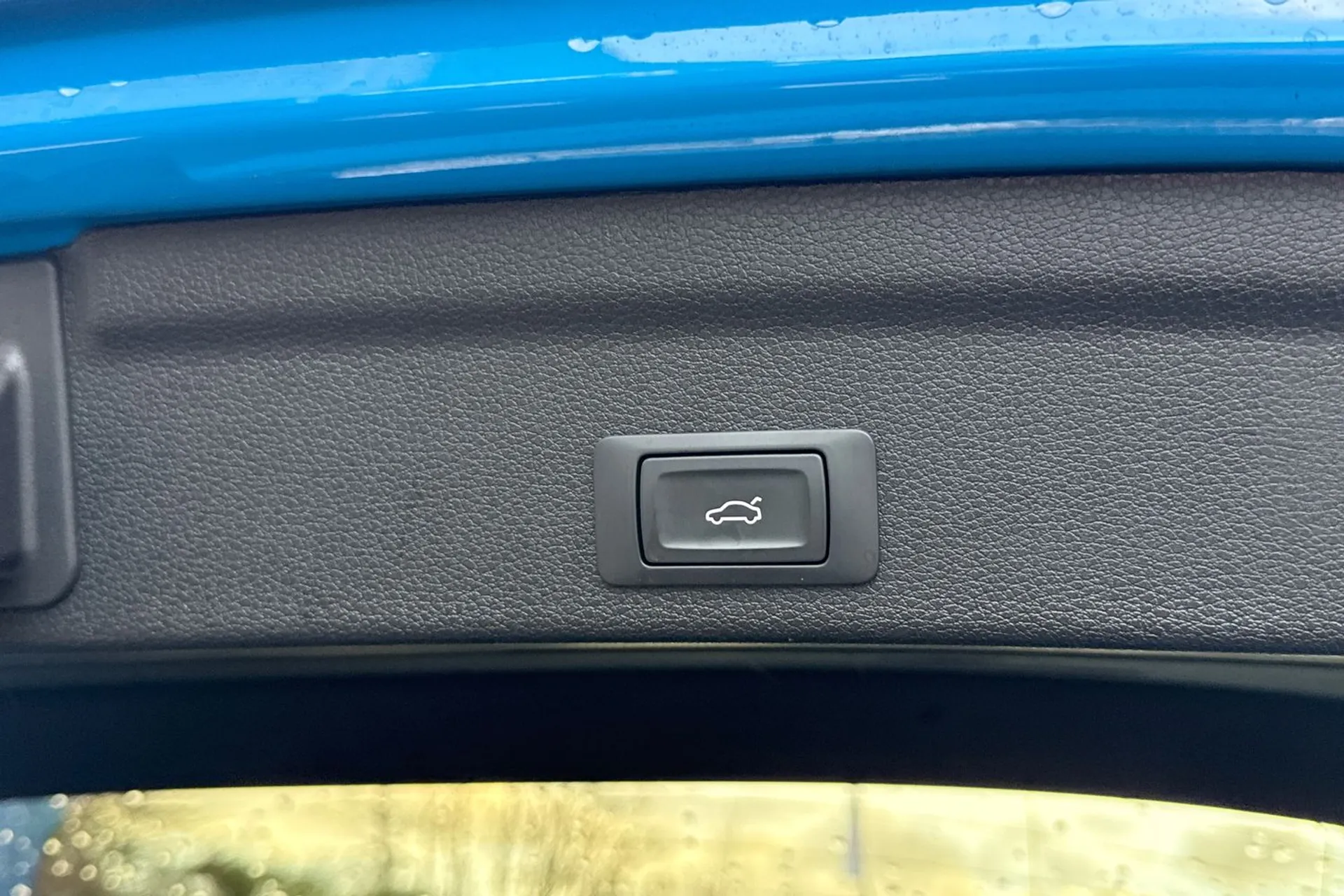 Audi Q3 thumbnail image number 24