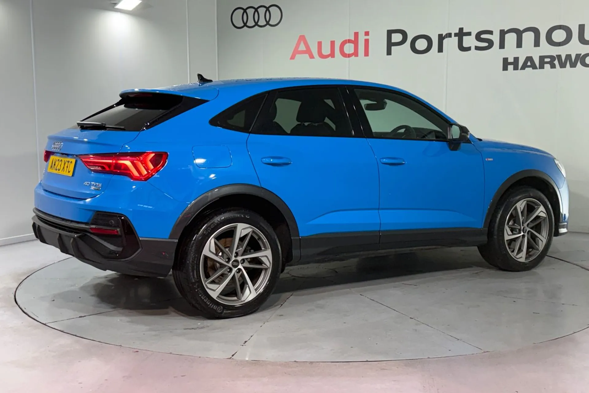 Audi Q3 thumbnail image number 13