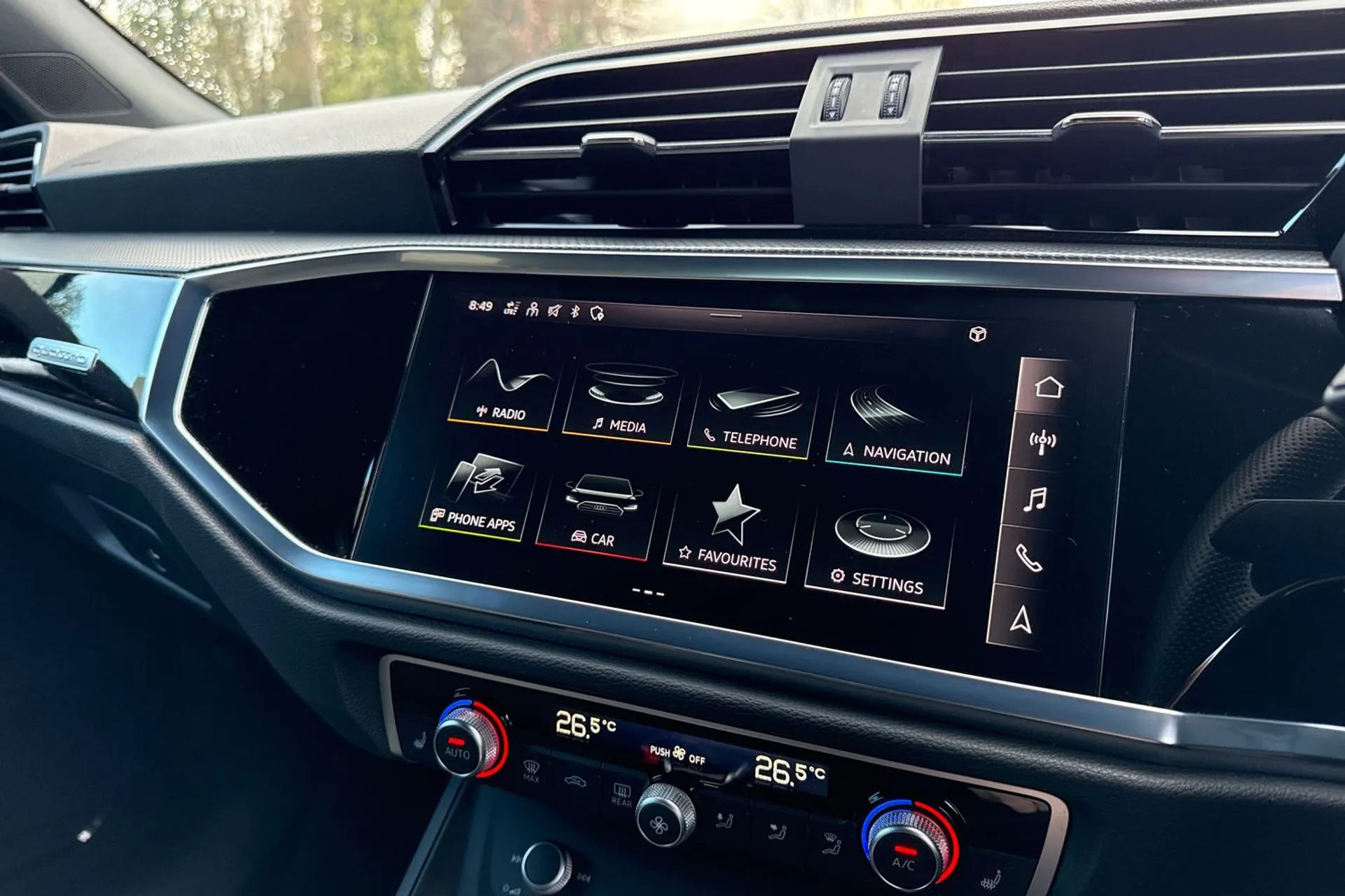 Audi Q3 thumbnail image number 33