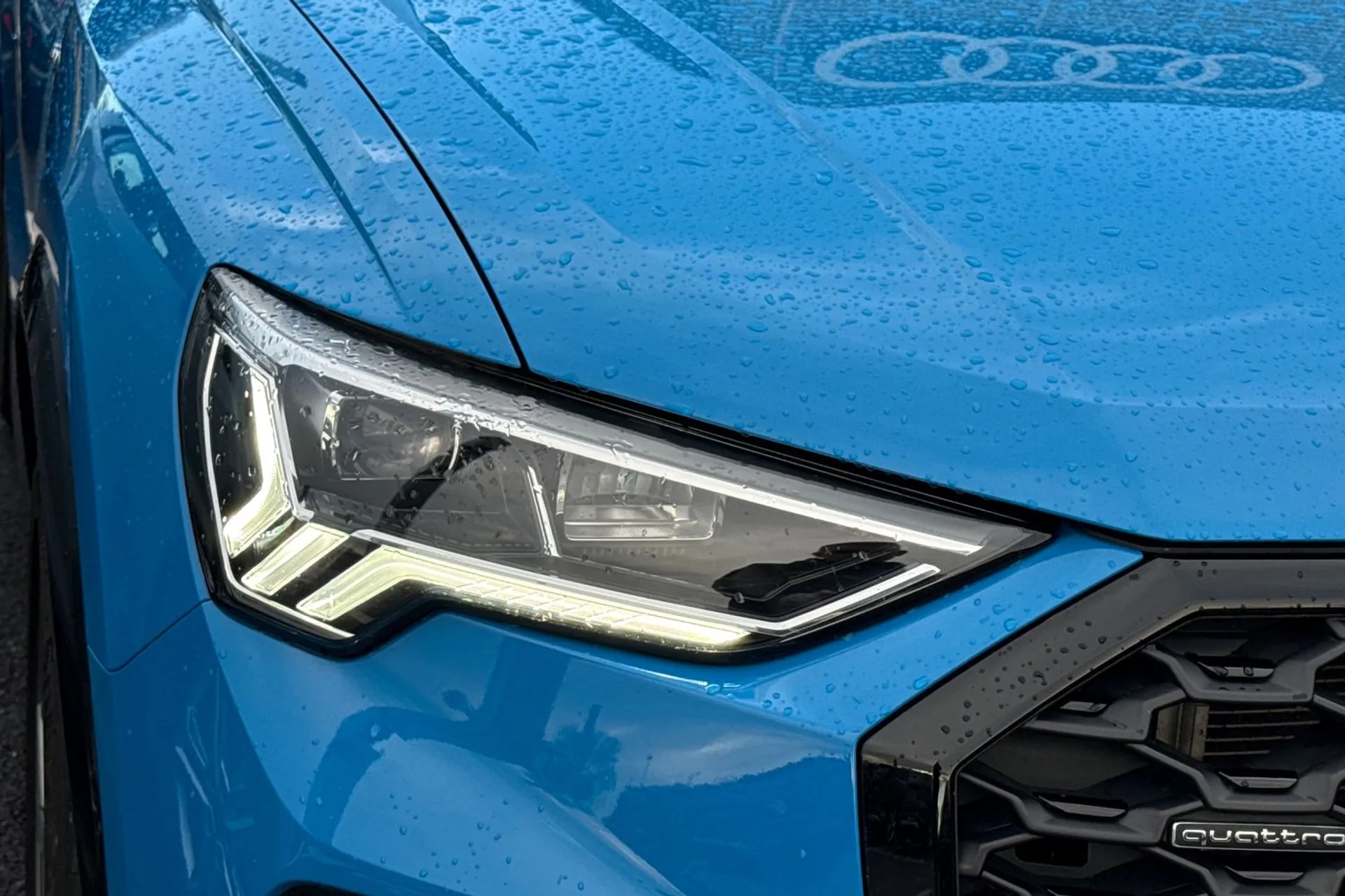 Audi Q3 thumbnail image number 12