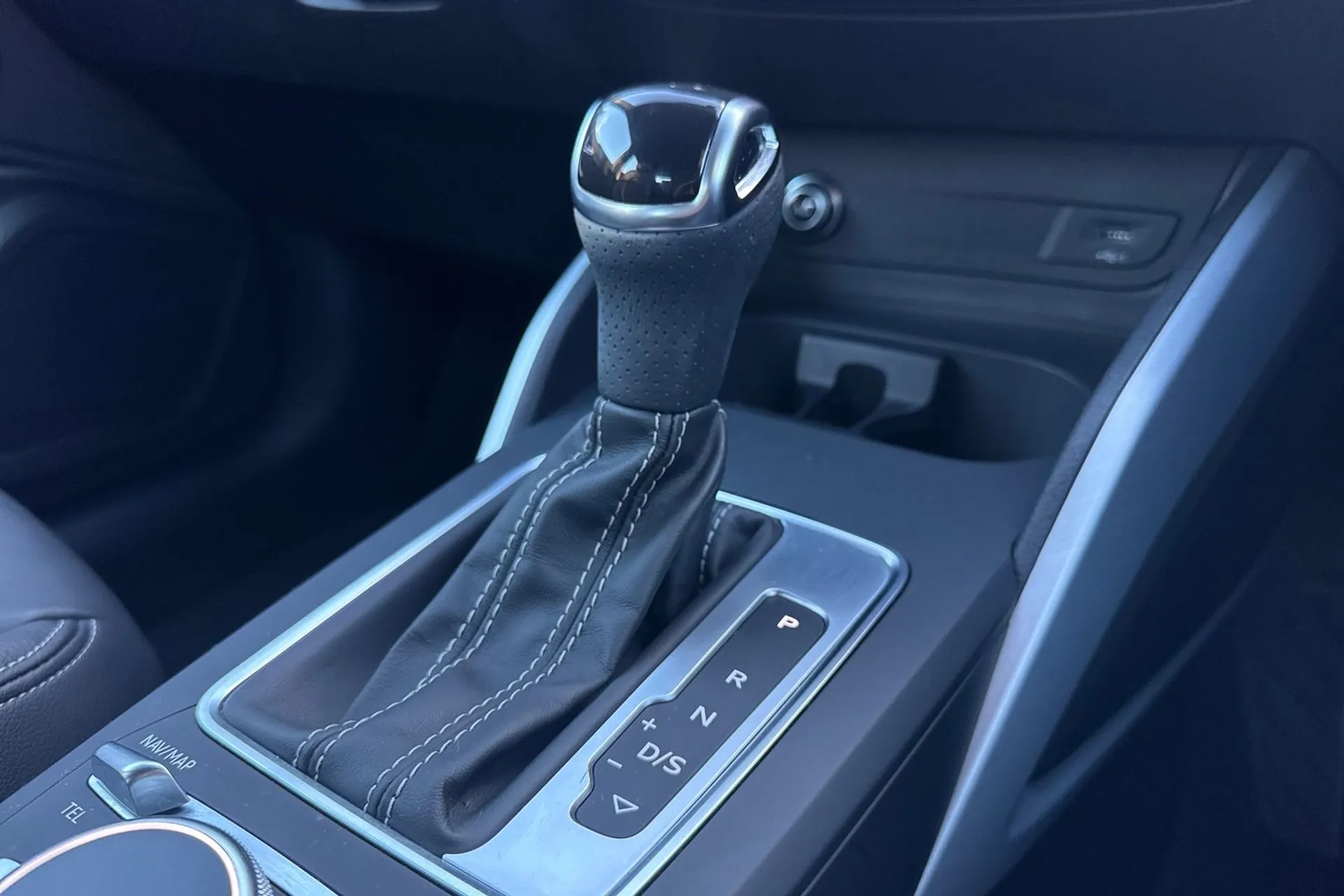 Audi Q2 thumbnail image number 28