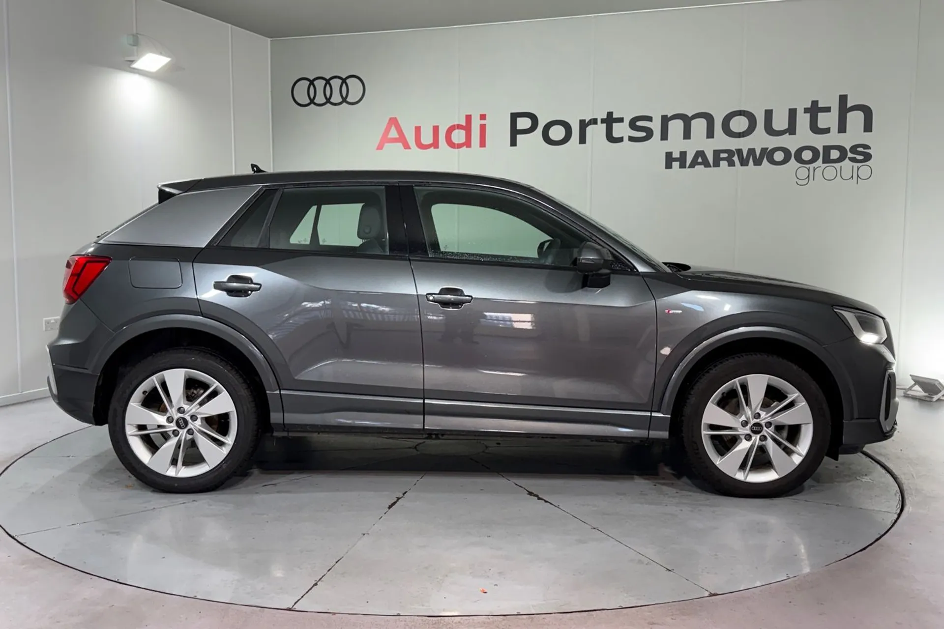 Audi Q2 thumbnail image number 2