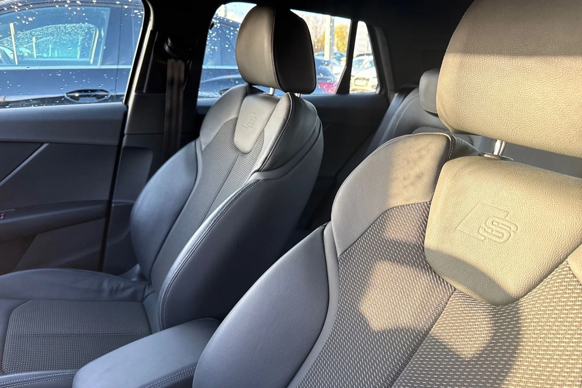 Audi Q2 thumbnail image number 37