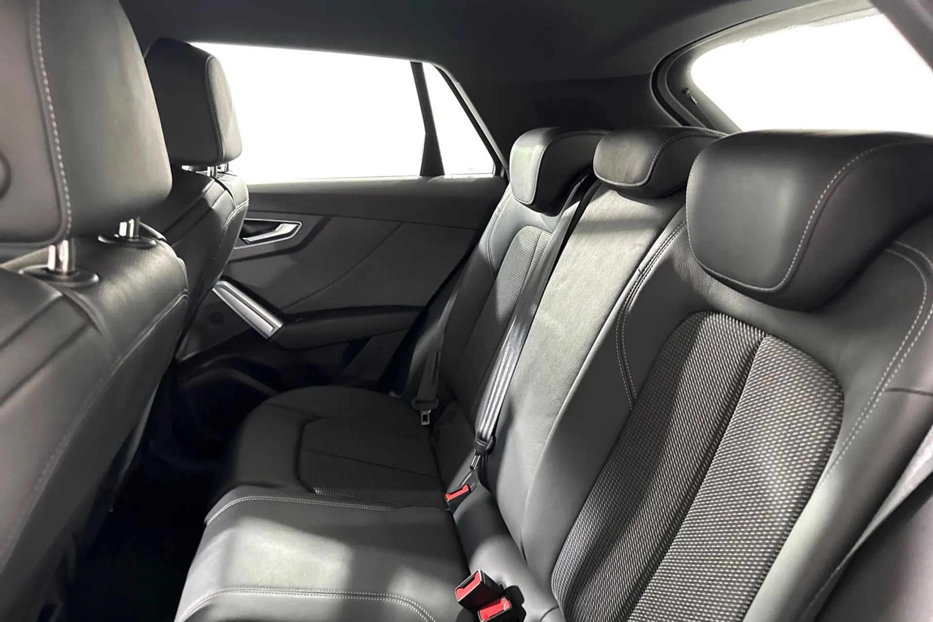 Audi Q2 thumbnail image number 38