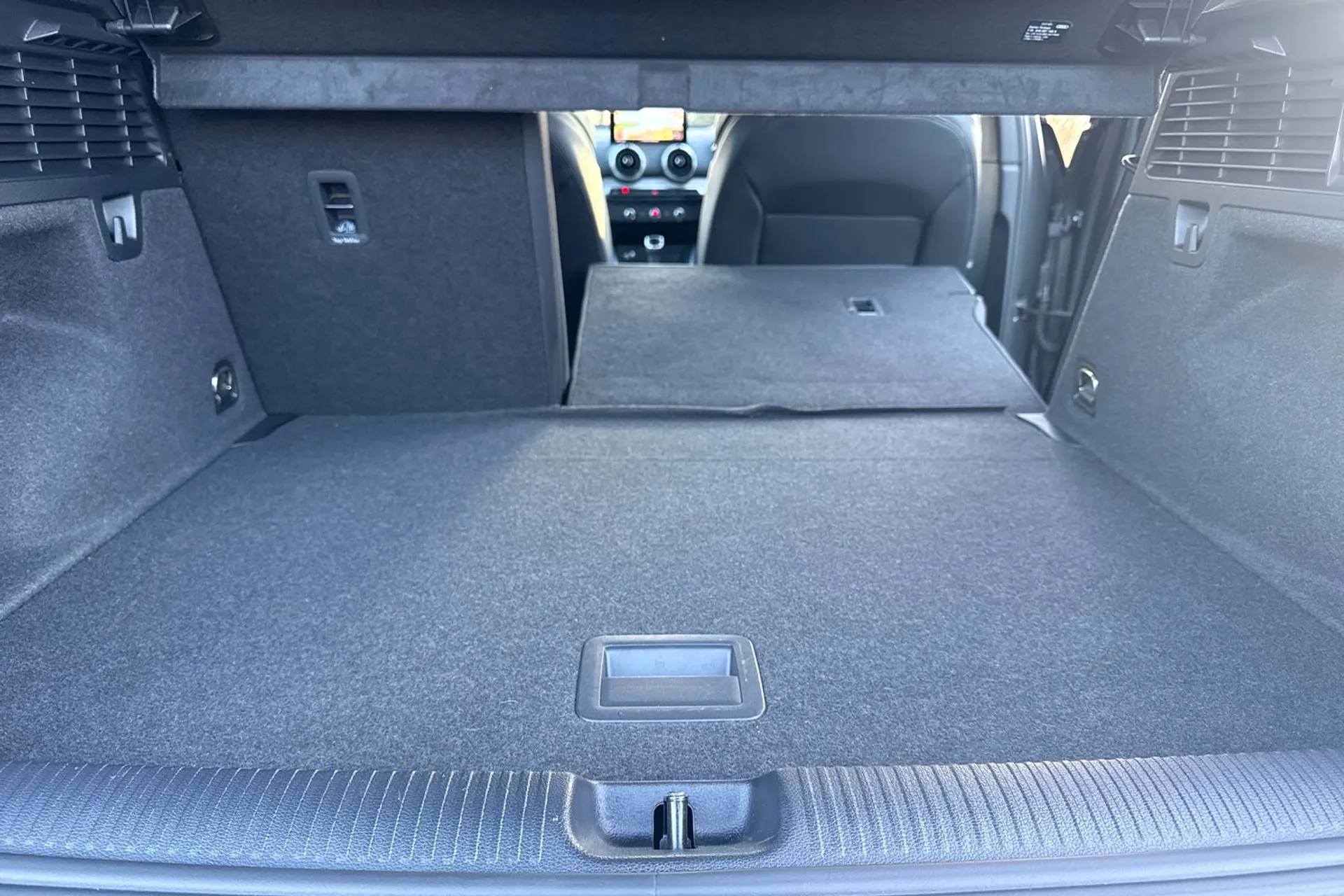 Audi Q2 thumbnail image number 21