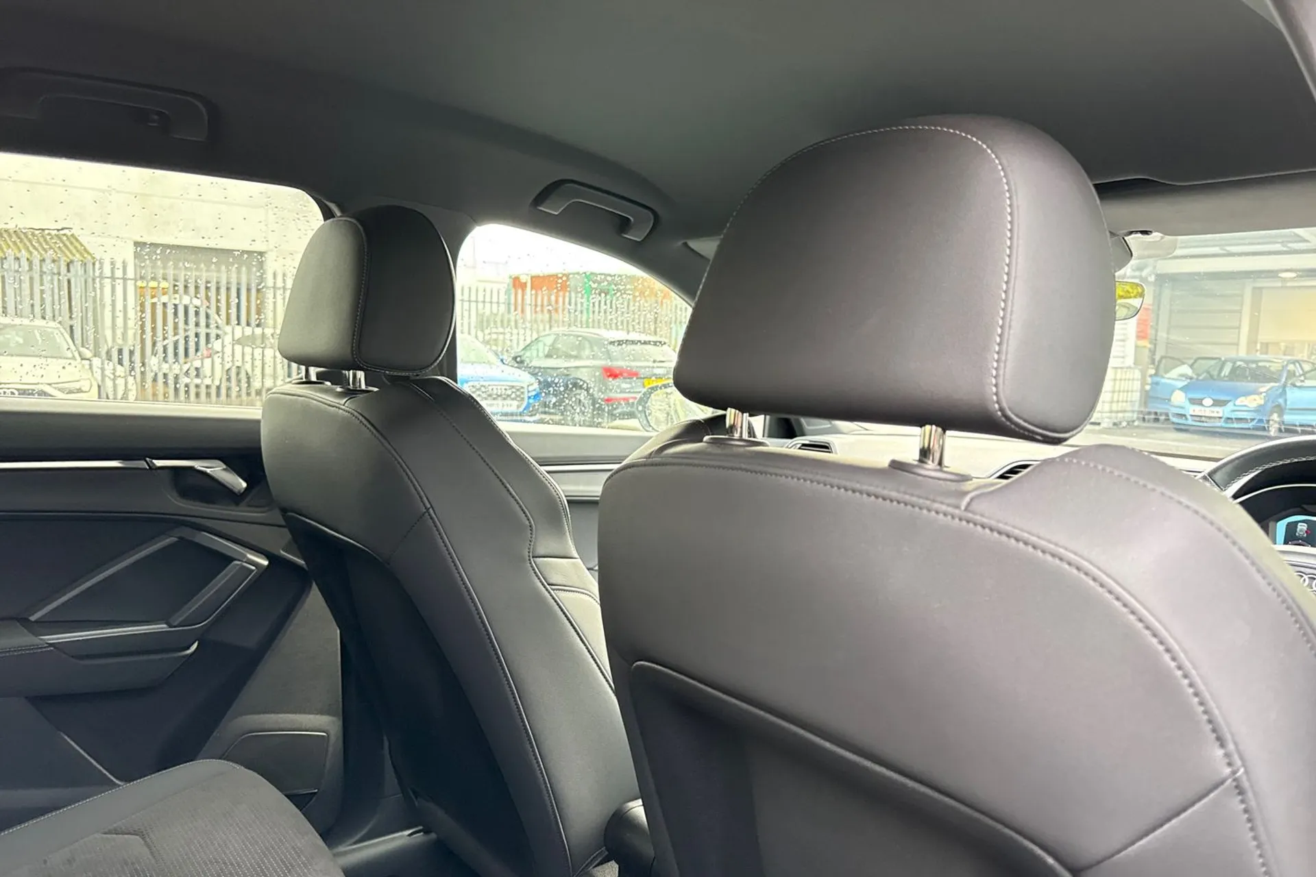 Audi Q3 thumbnail image number 26