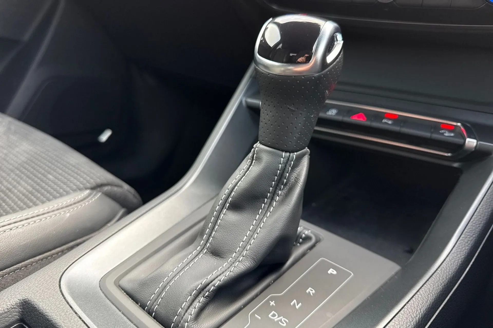 Audi Q3 thumbnail image number 28