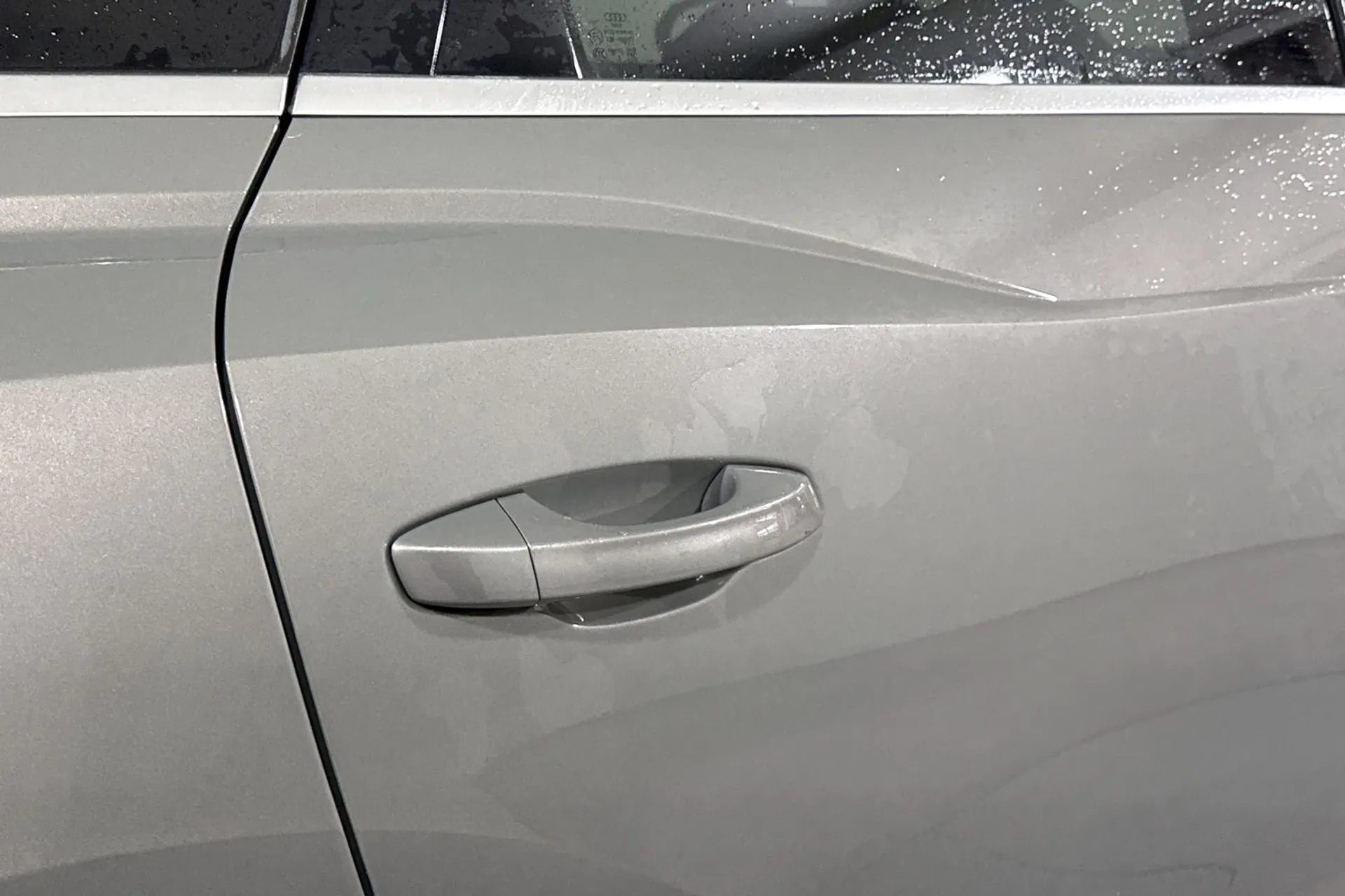 Audi Q3 thumbnail image number 16