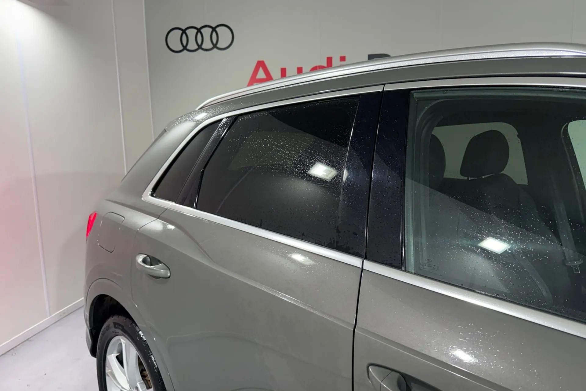 Audi Q3 thumbnail image number 14