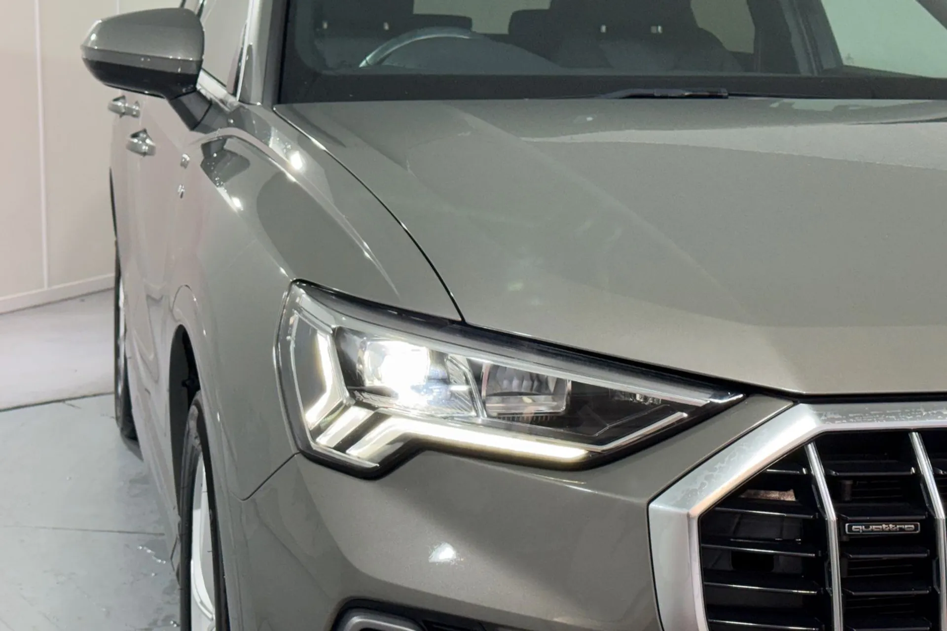 Audi Q3 thumbnail image number 38