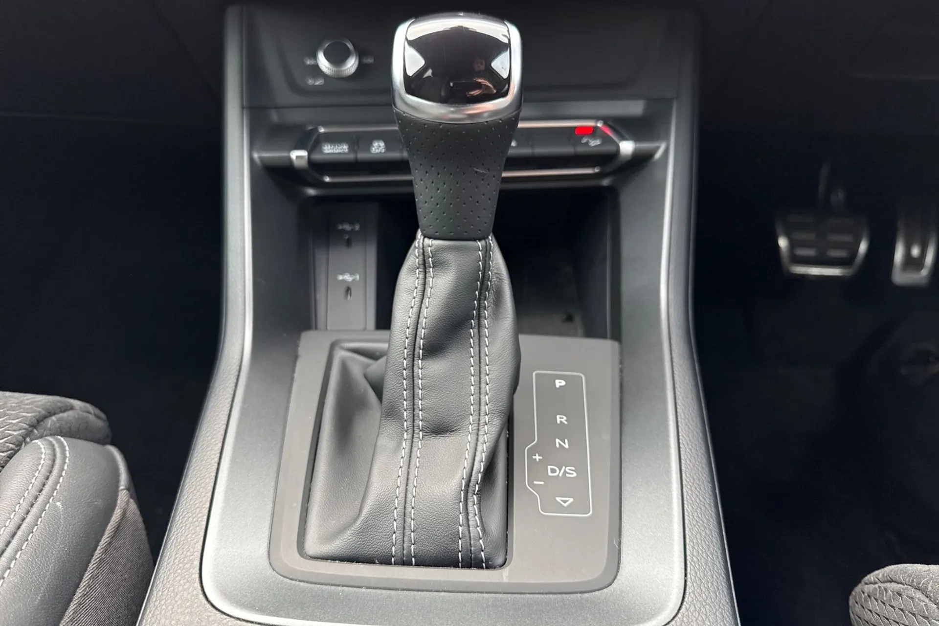 Audi Q3 thumbnail image number 46