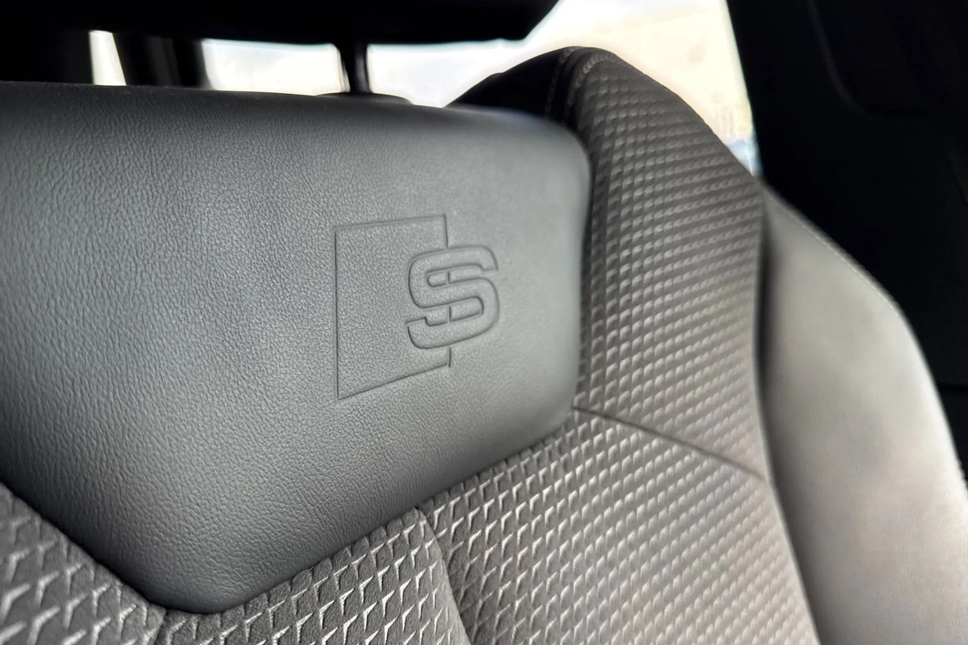 Audi Q3 thumbnail image number 53