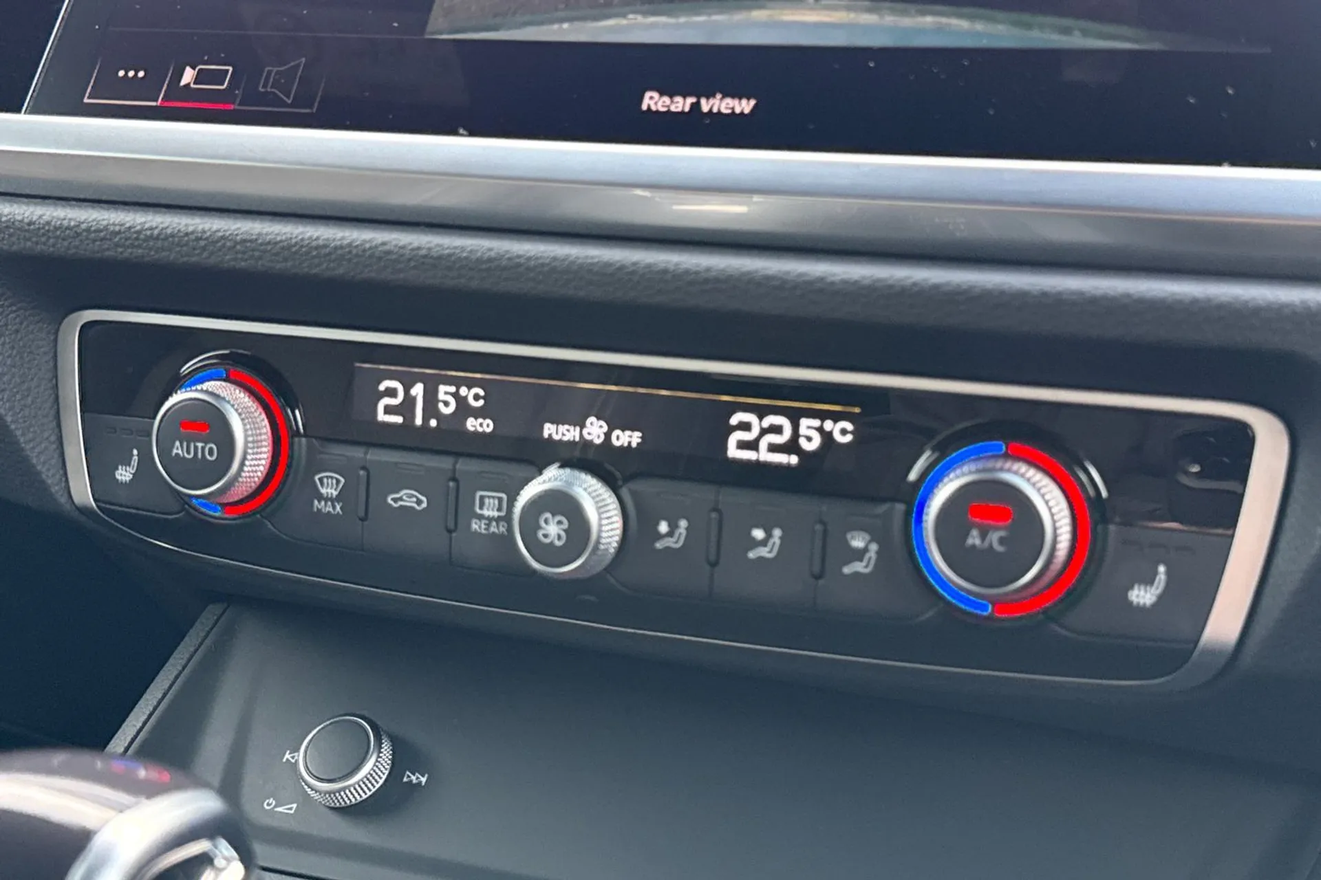 Audi Q3 thumbnail image number 40