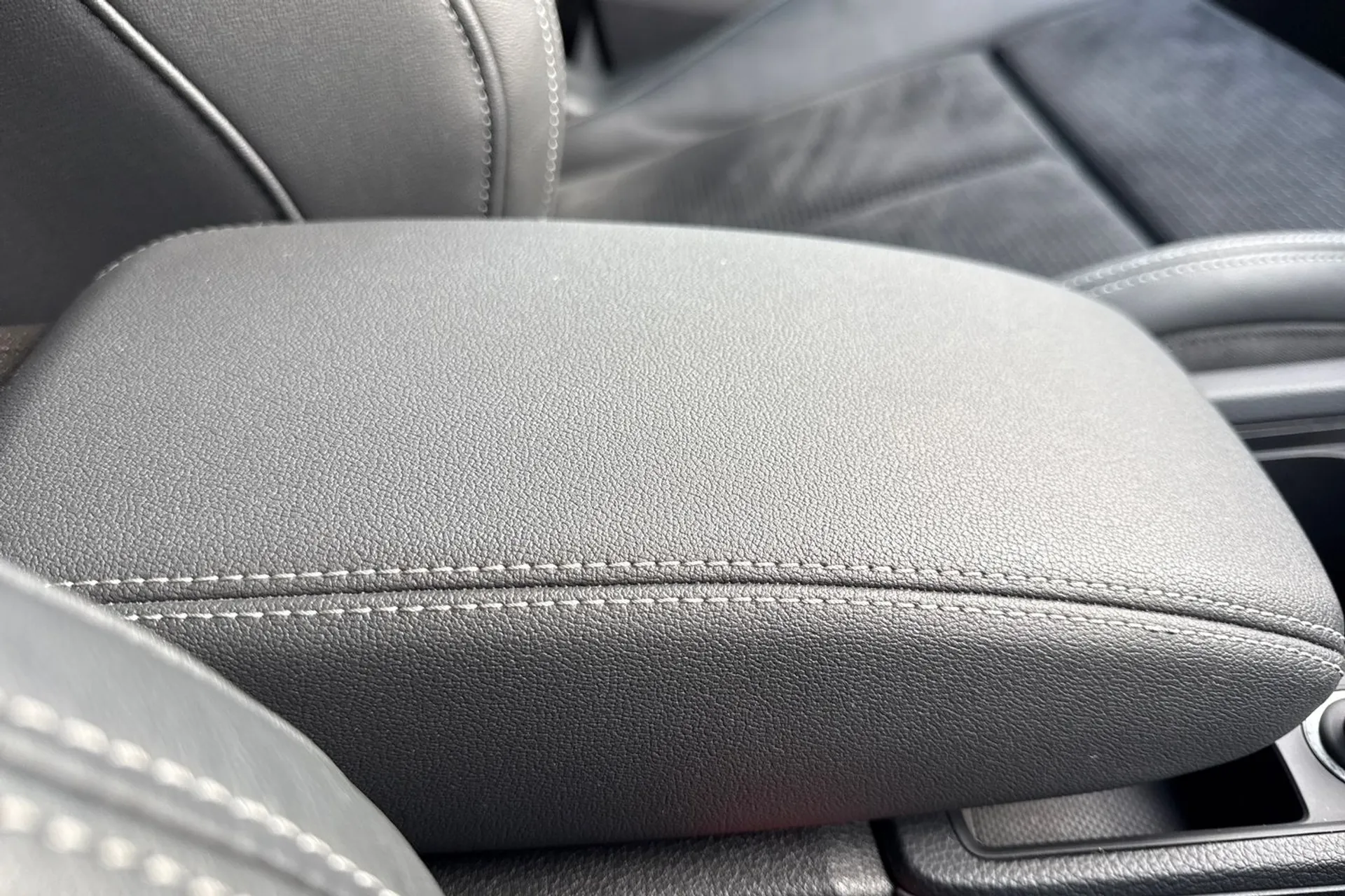 Audi Q3 thumbnail image number 50