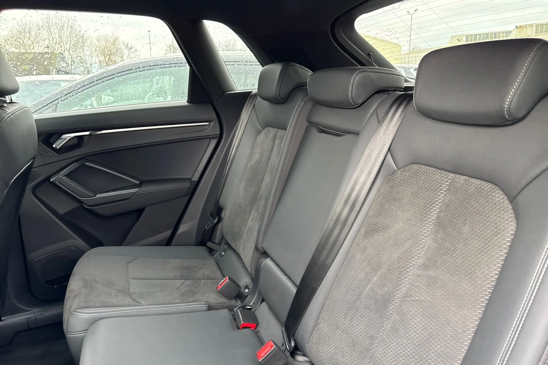 Audi Q3 thumbnail image number 39