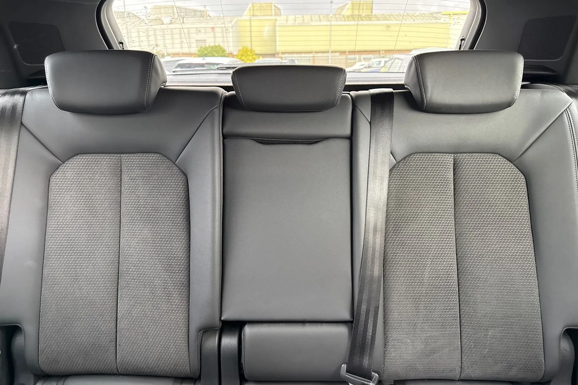 Audi Q3 thumbnail image number 41