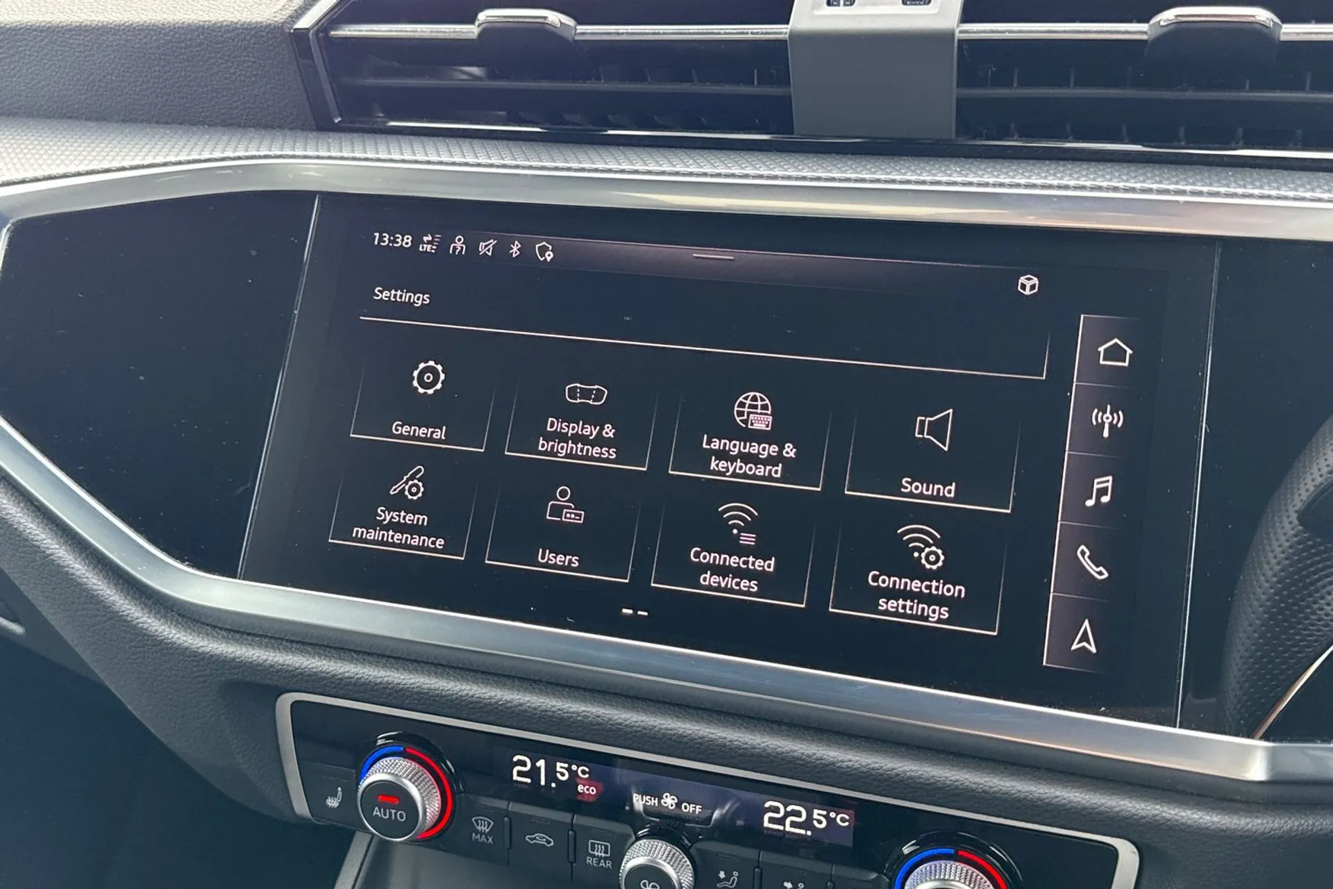 Audi Q3 thumbnail image number 42