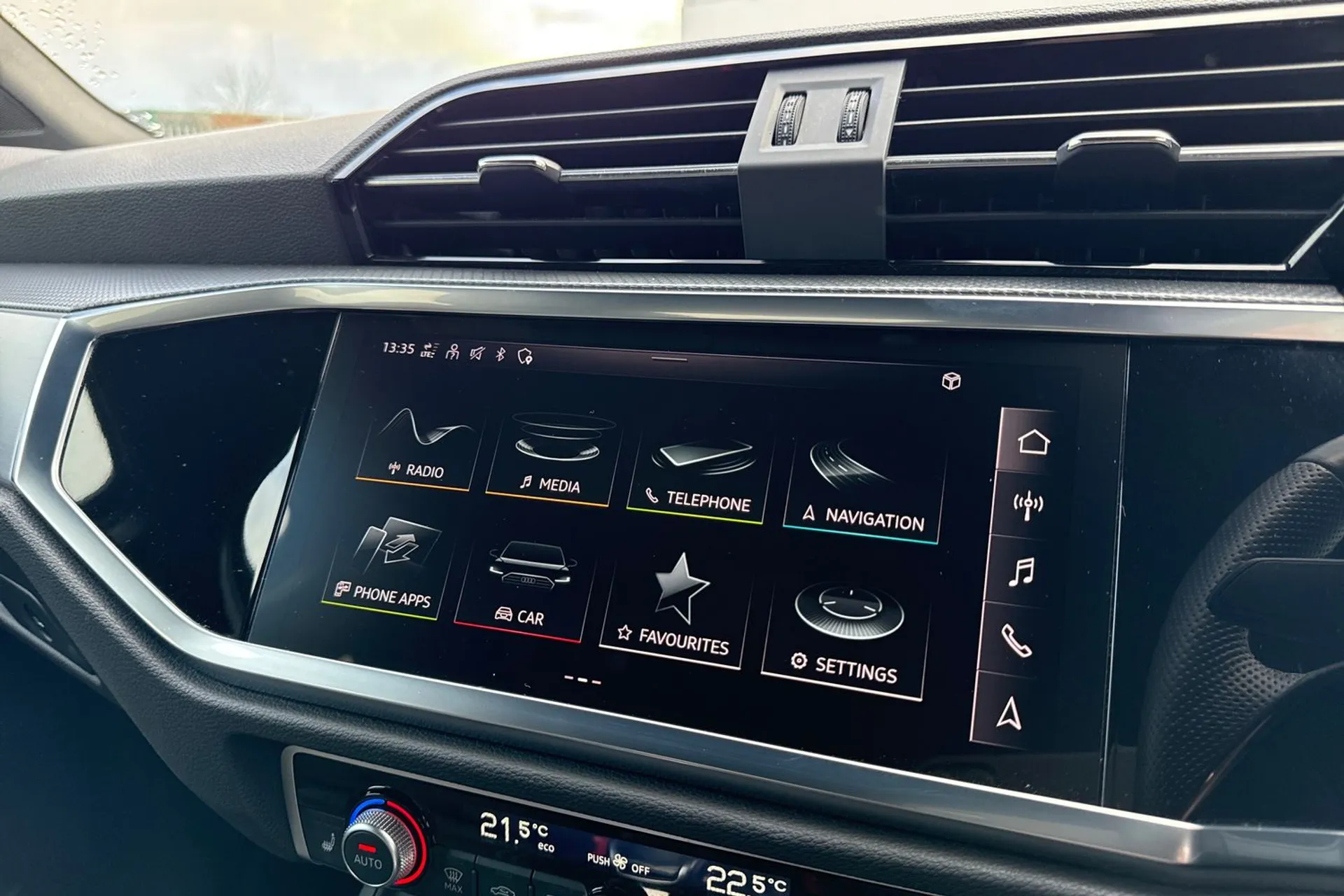 Audi Q3 thumbnail image number 37