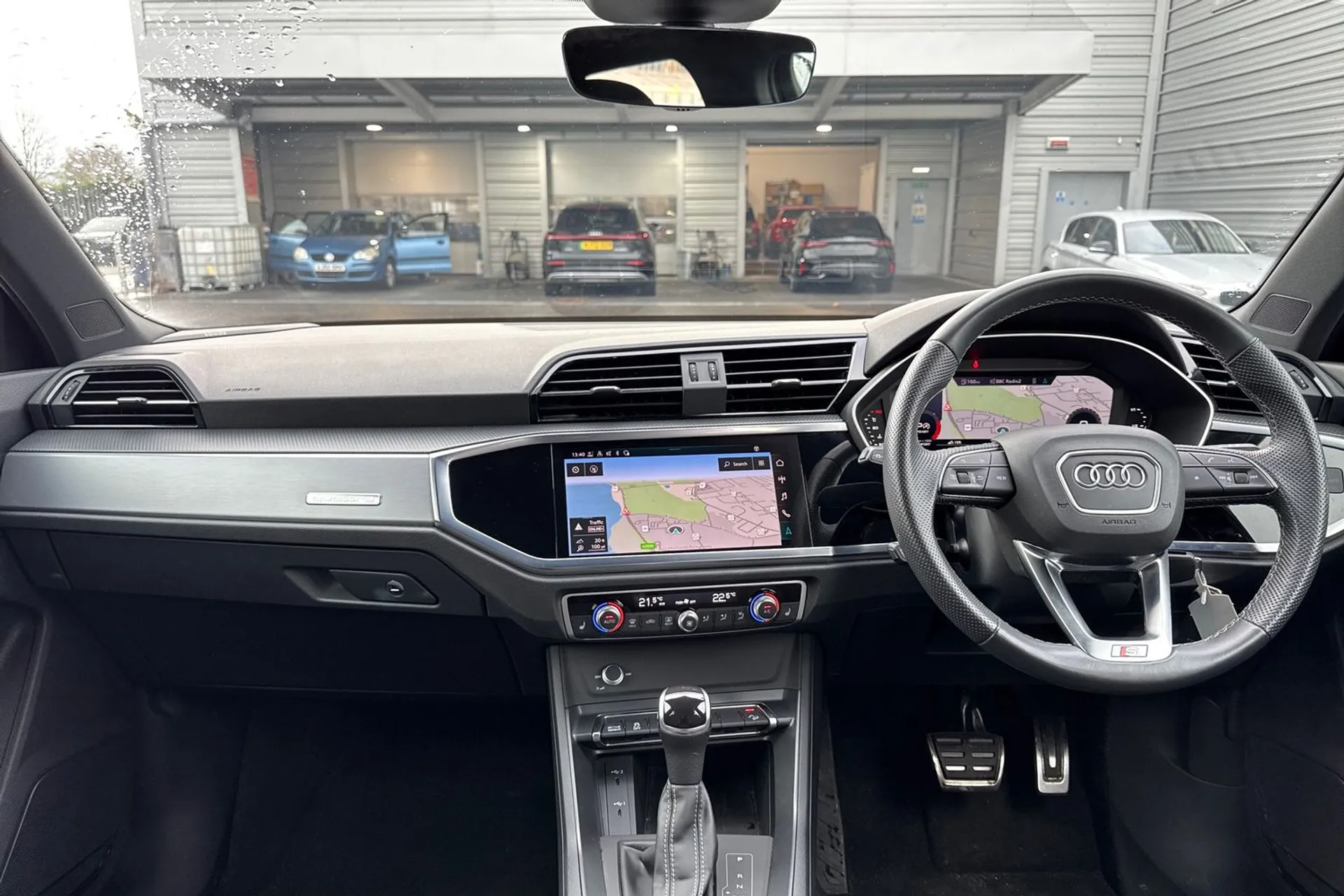 Audi Q3 thumbnail image number 3