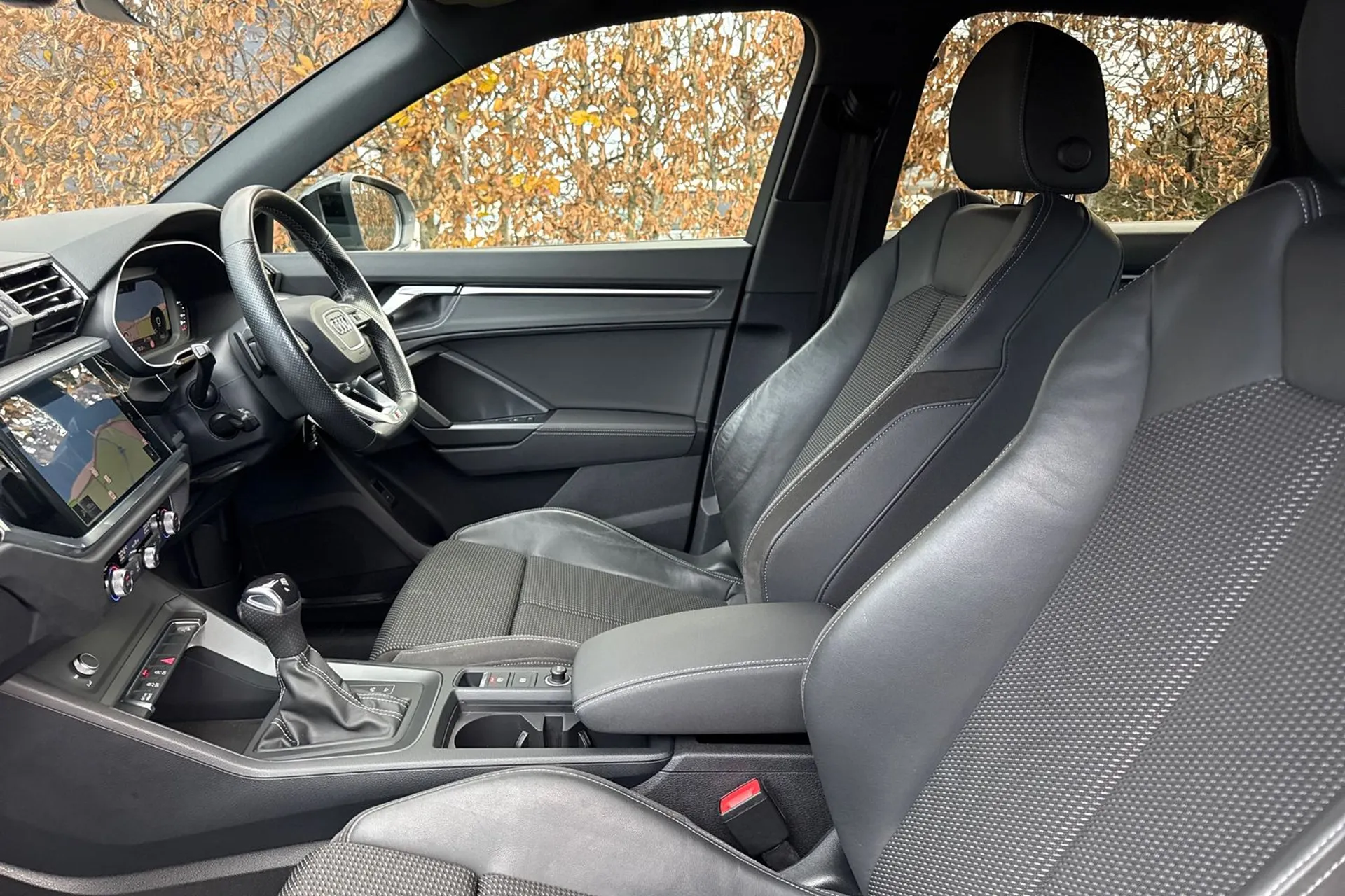 Audi Q3 thumbnail image number 39