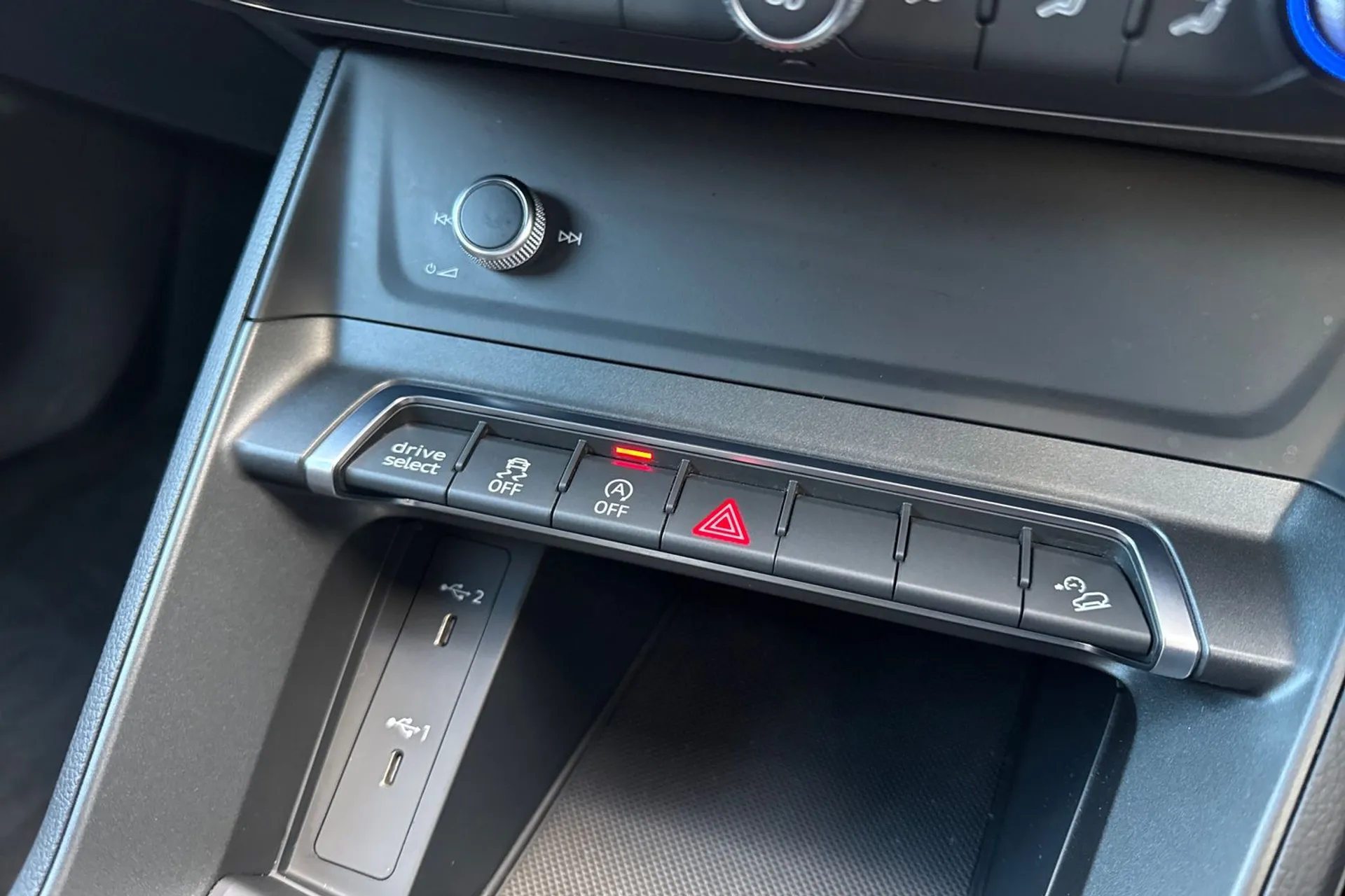 Audi Q3 thumbnail image number 37