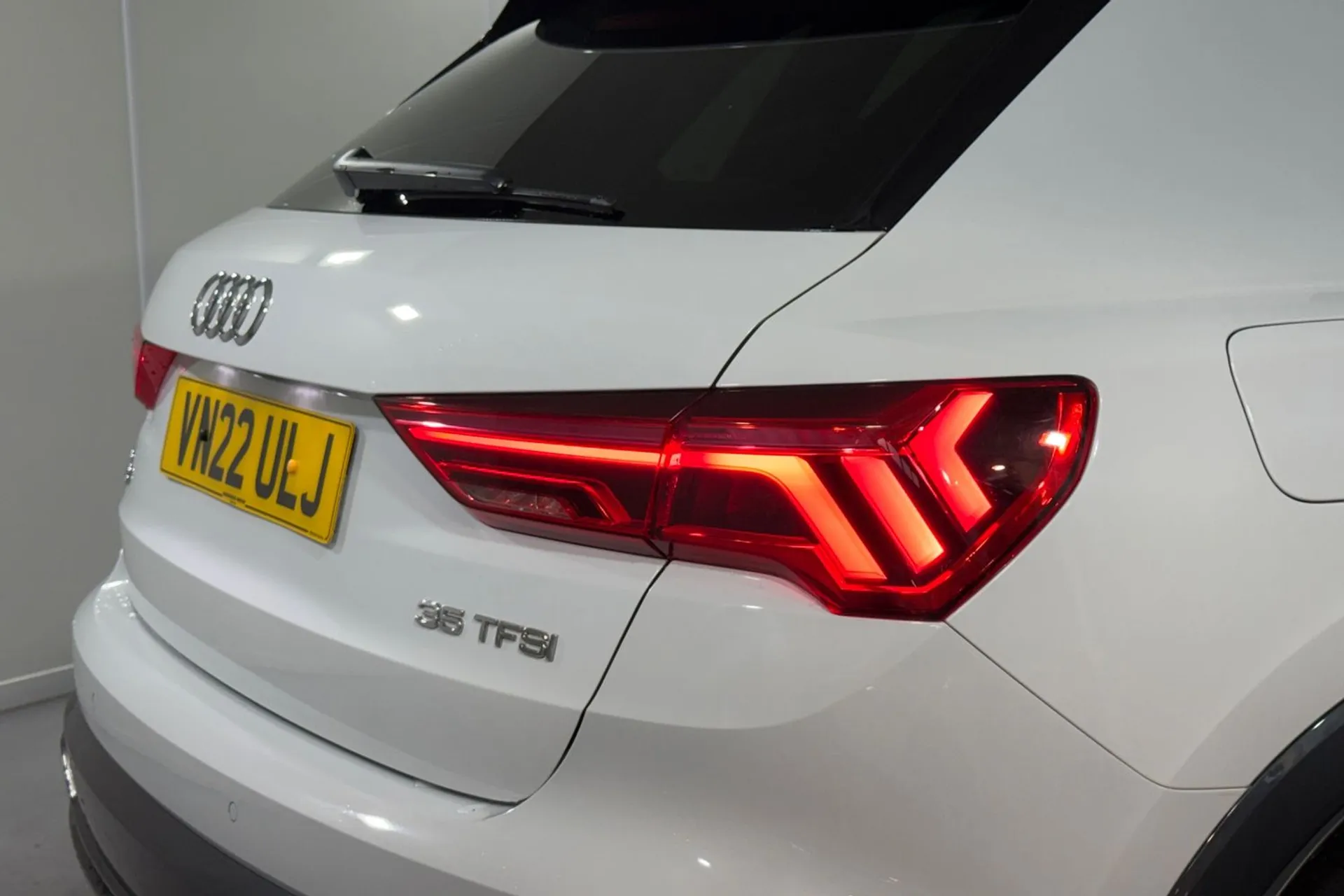 Audi Q3 thumbnail image number 20