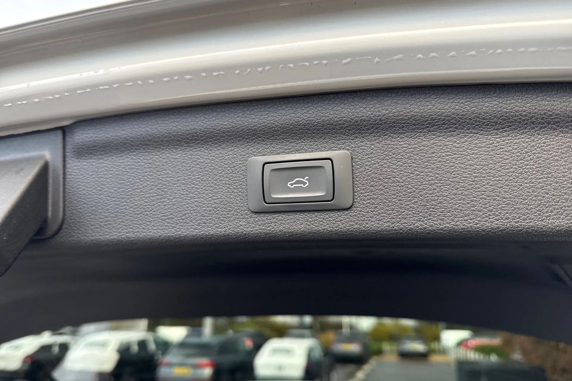 Audi Q3 thumbnail image number 22