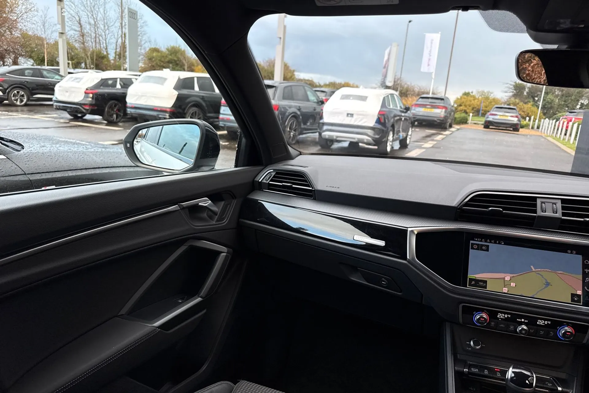 Audi Q3 thumbnail image number 43